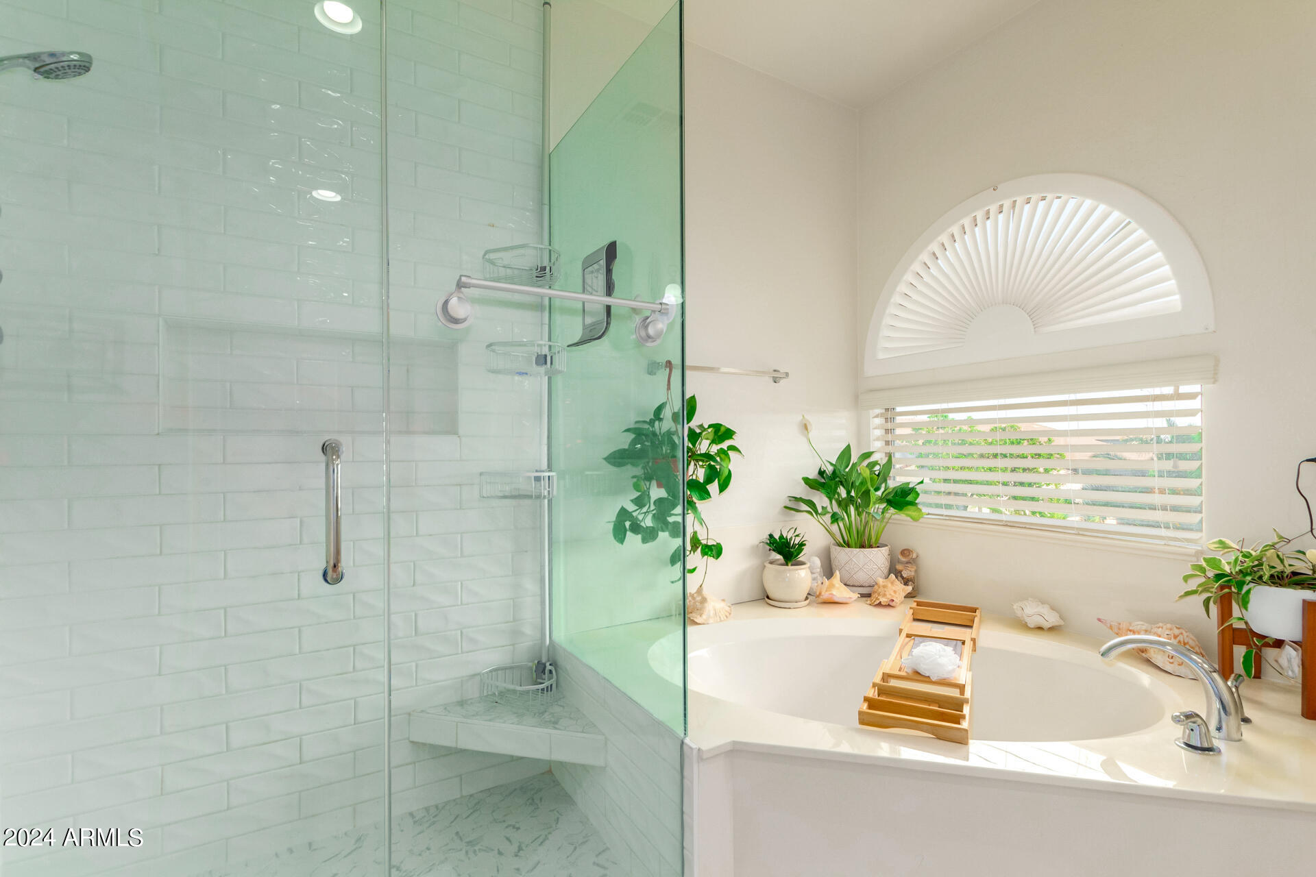 11401 E SHERIDAN Circle