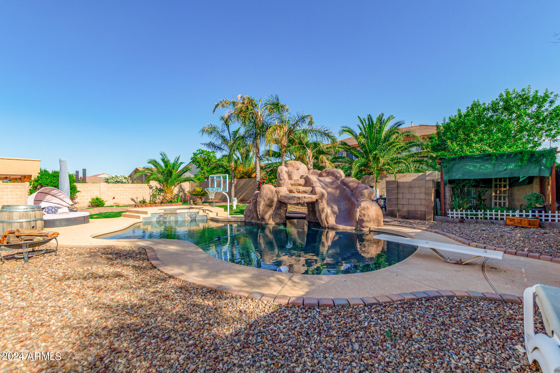 11401 E SHERIDAN Circle