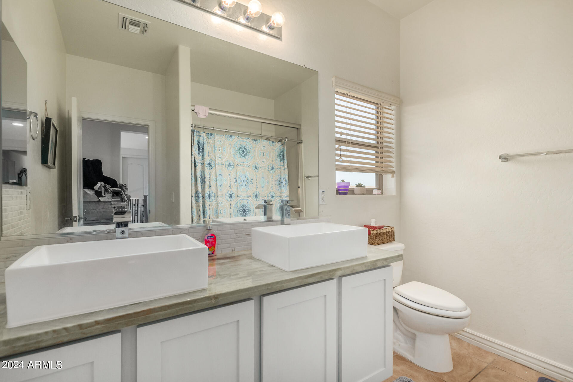 11401 E SHERIDAN Circle