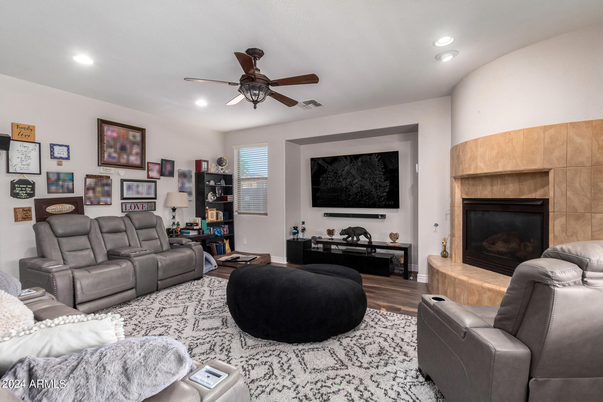 11401 E SHERIDAN Circle