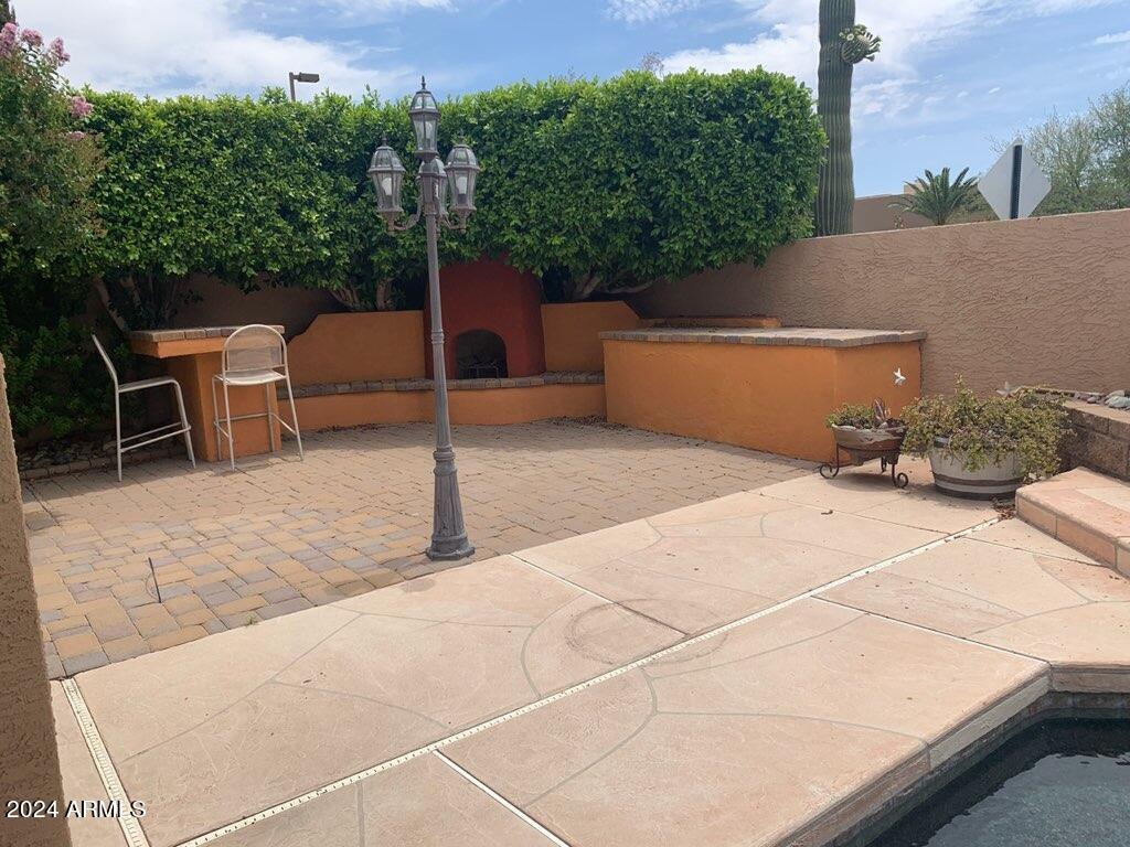 10093 E DREYFUS Avenue