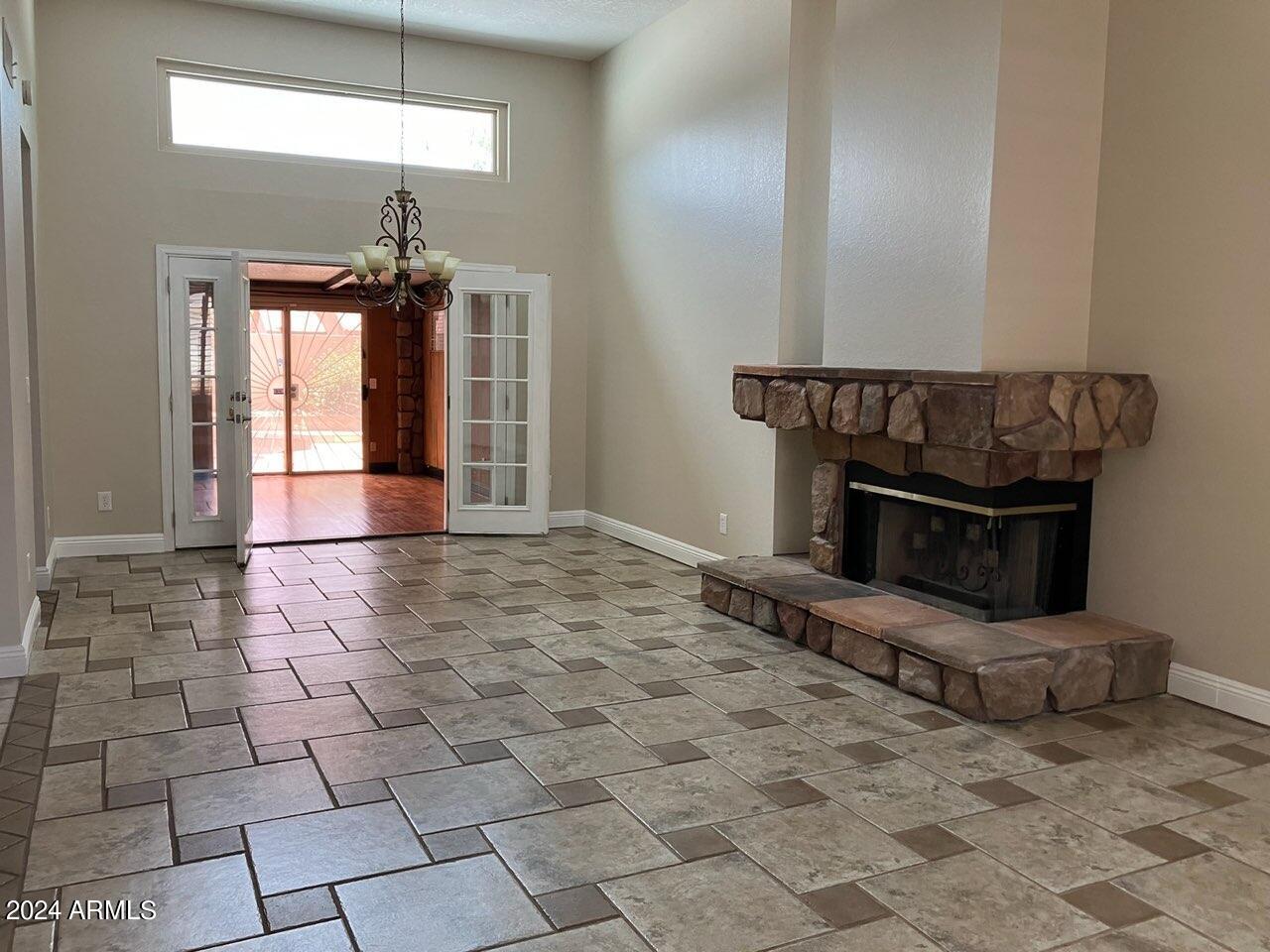 10093 E DREYFUS Avenue