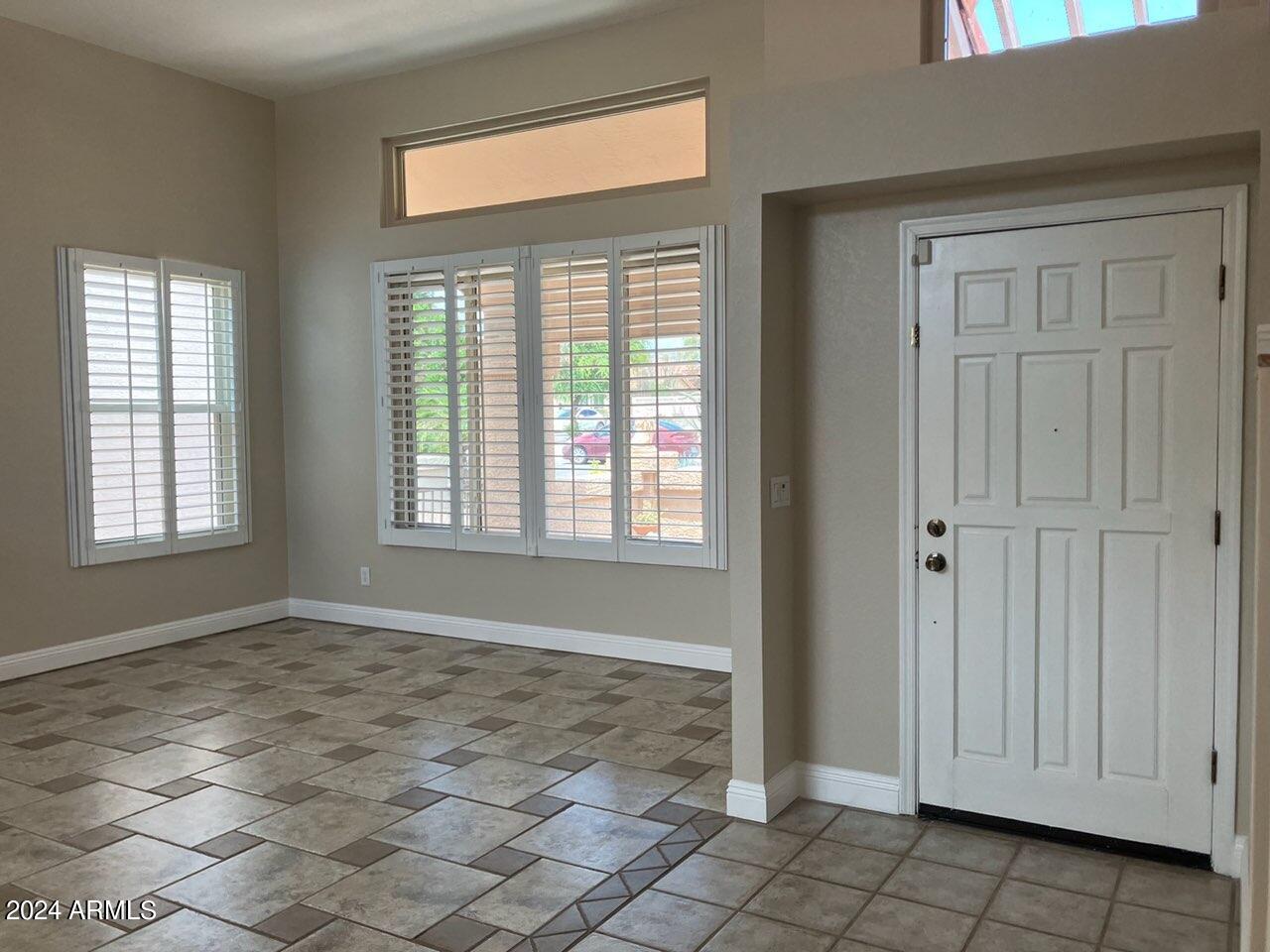 10093 E DREYFUS Avenue