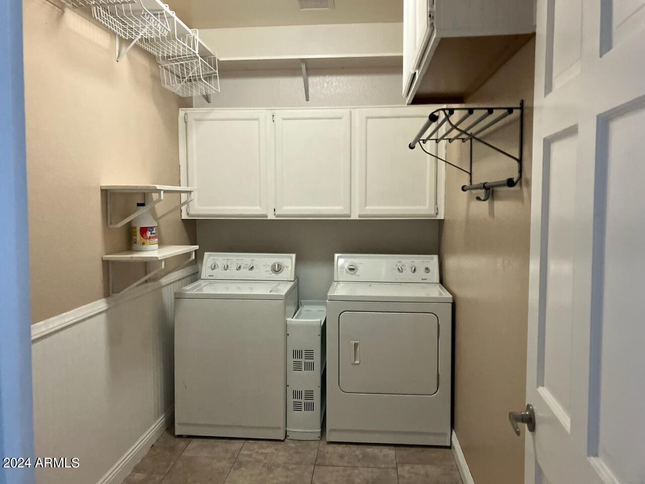 10093 E DREYFUS Avenue