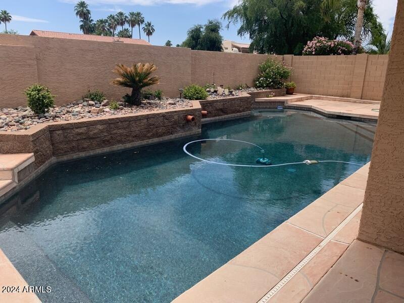 10093 E DREYFUS Avenue