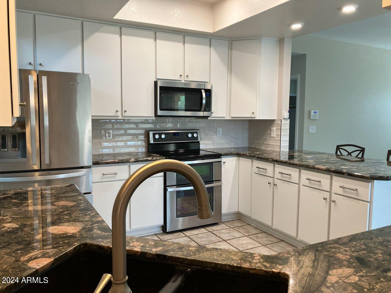 10093 E DREYFUS Avenue