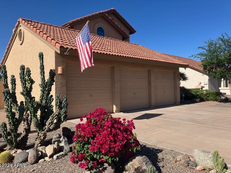 10093 E DREYFUS Avenue