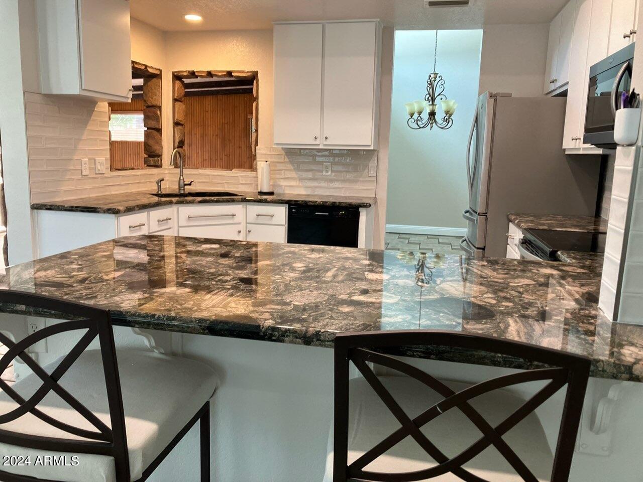 10093 E DREYFUS Avenue