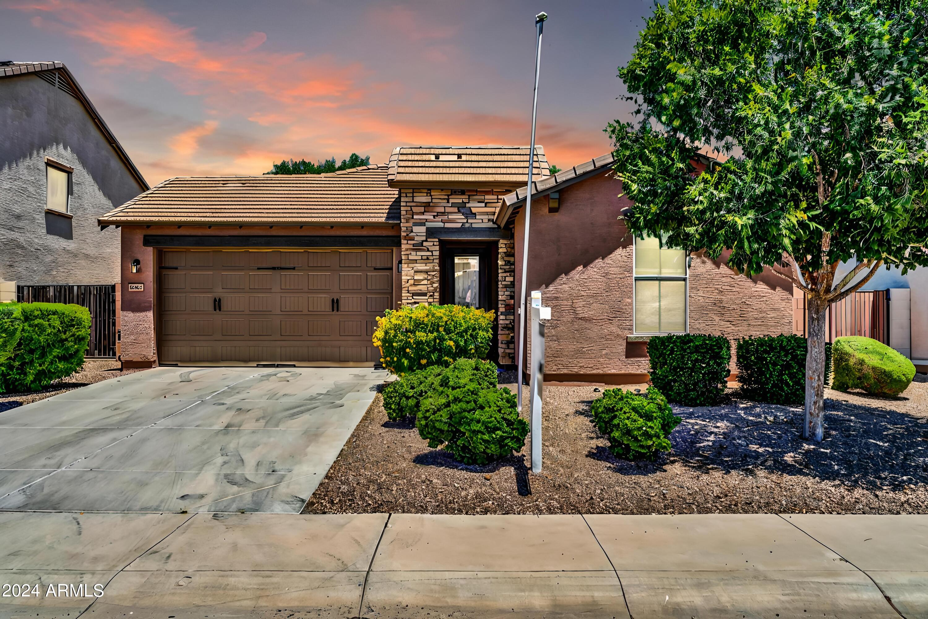 18440 W SURPRISE FARMS Loop N