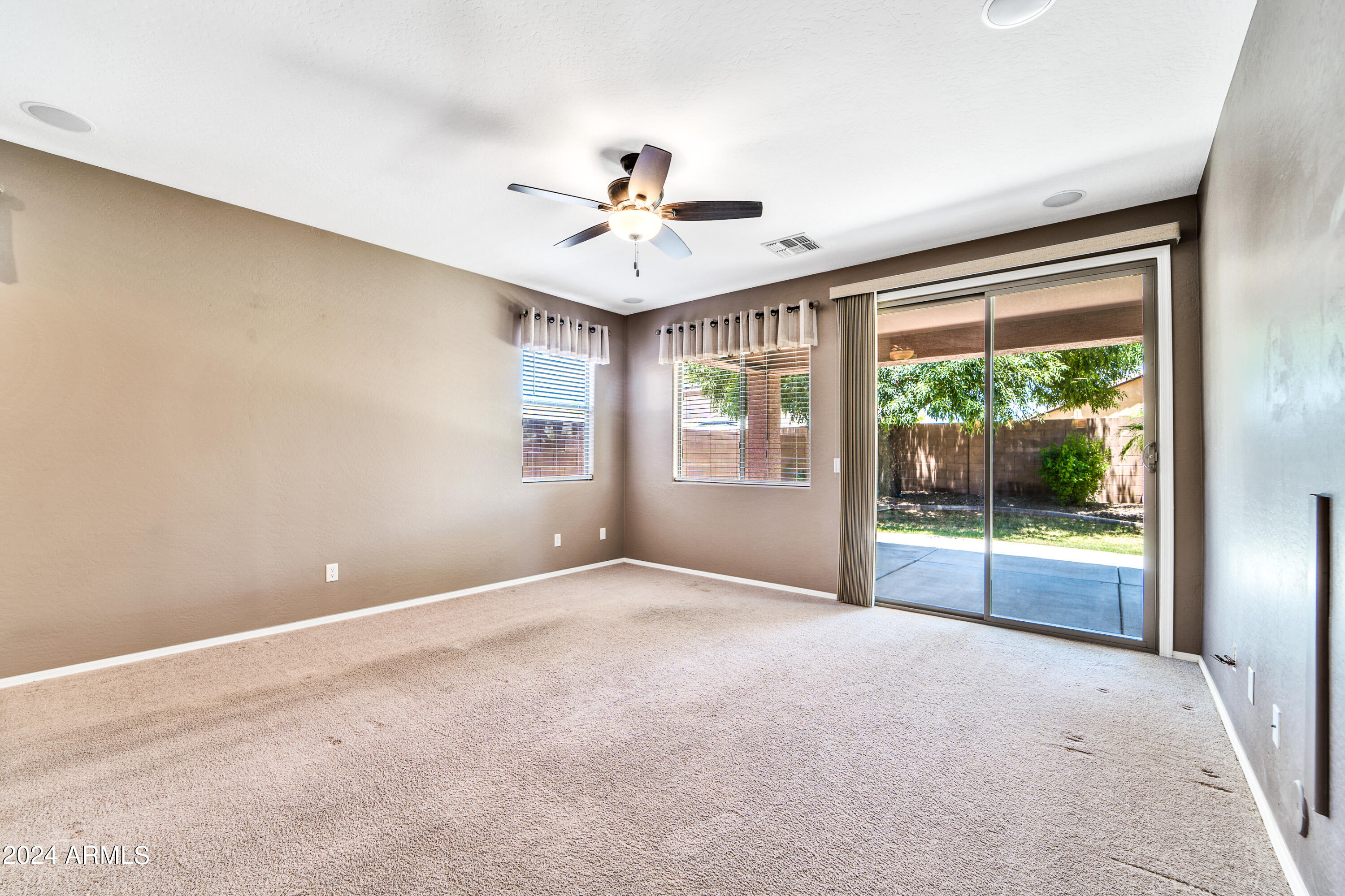 18440 W SURPRISE FARMS Loop N