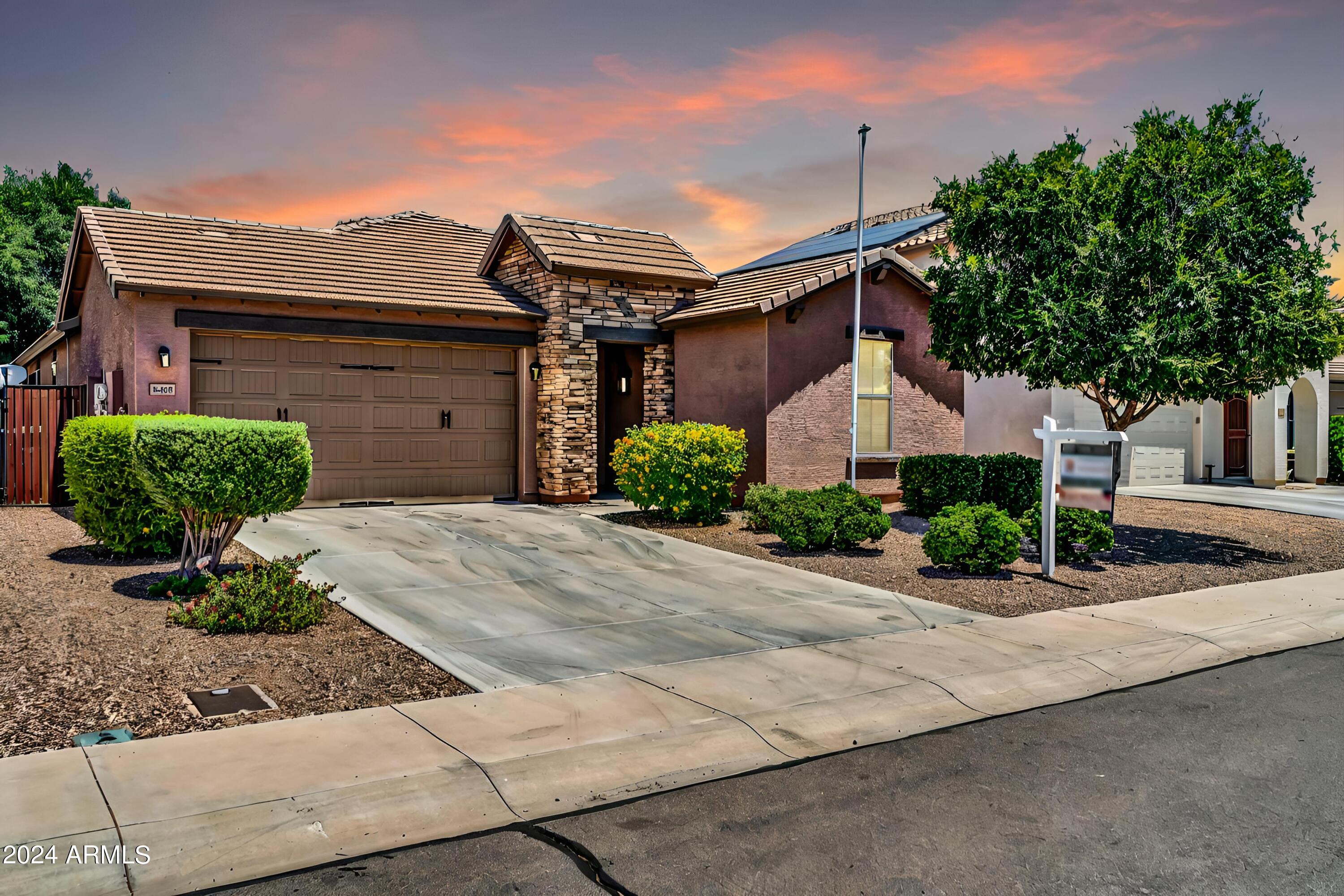 18440 W SURPRISE FARMS Loop N