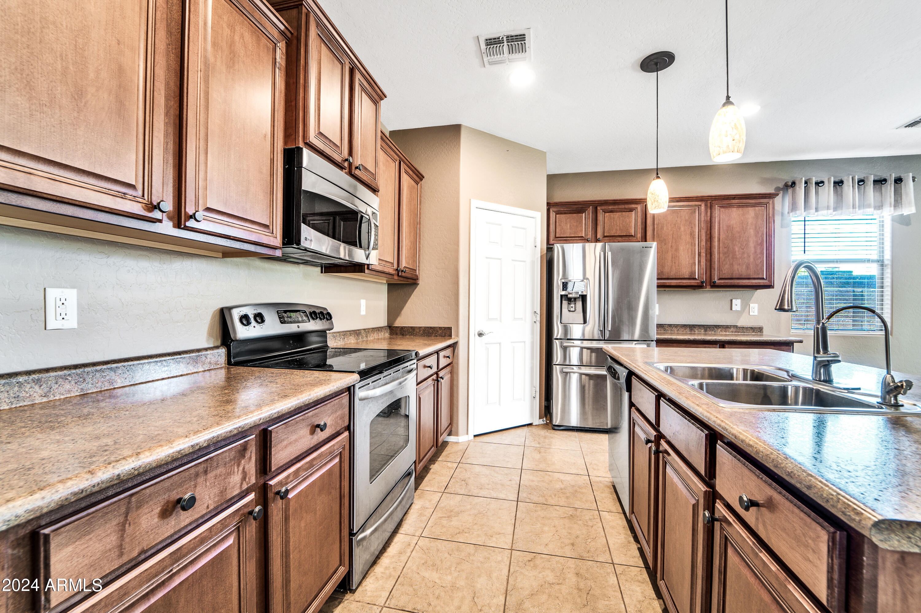 18440 W SURPRISE FARMS Loop N