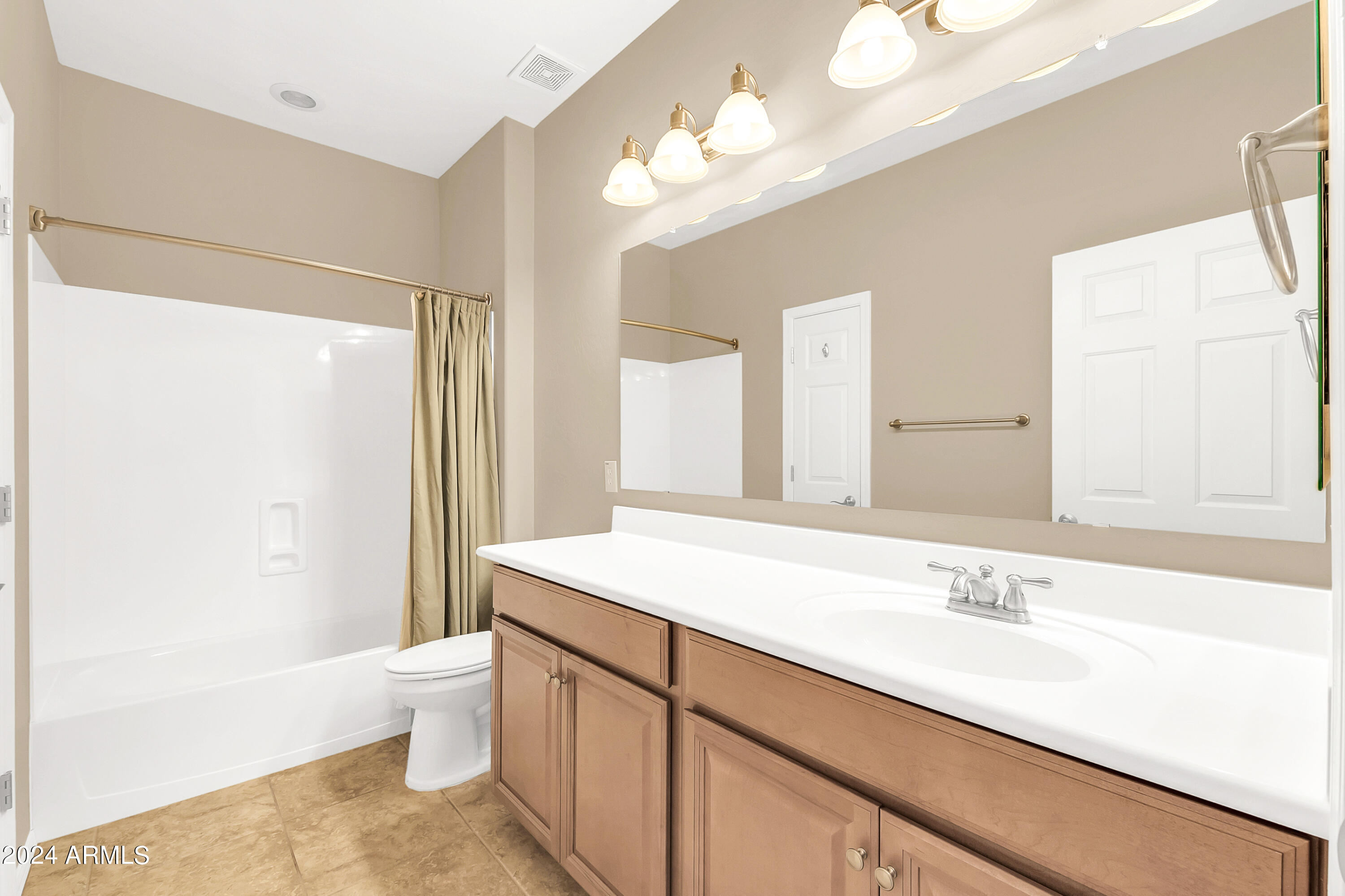 11030 E SHEPPERD Avenue