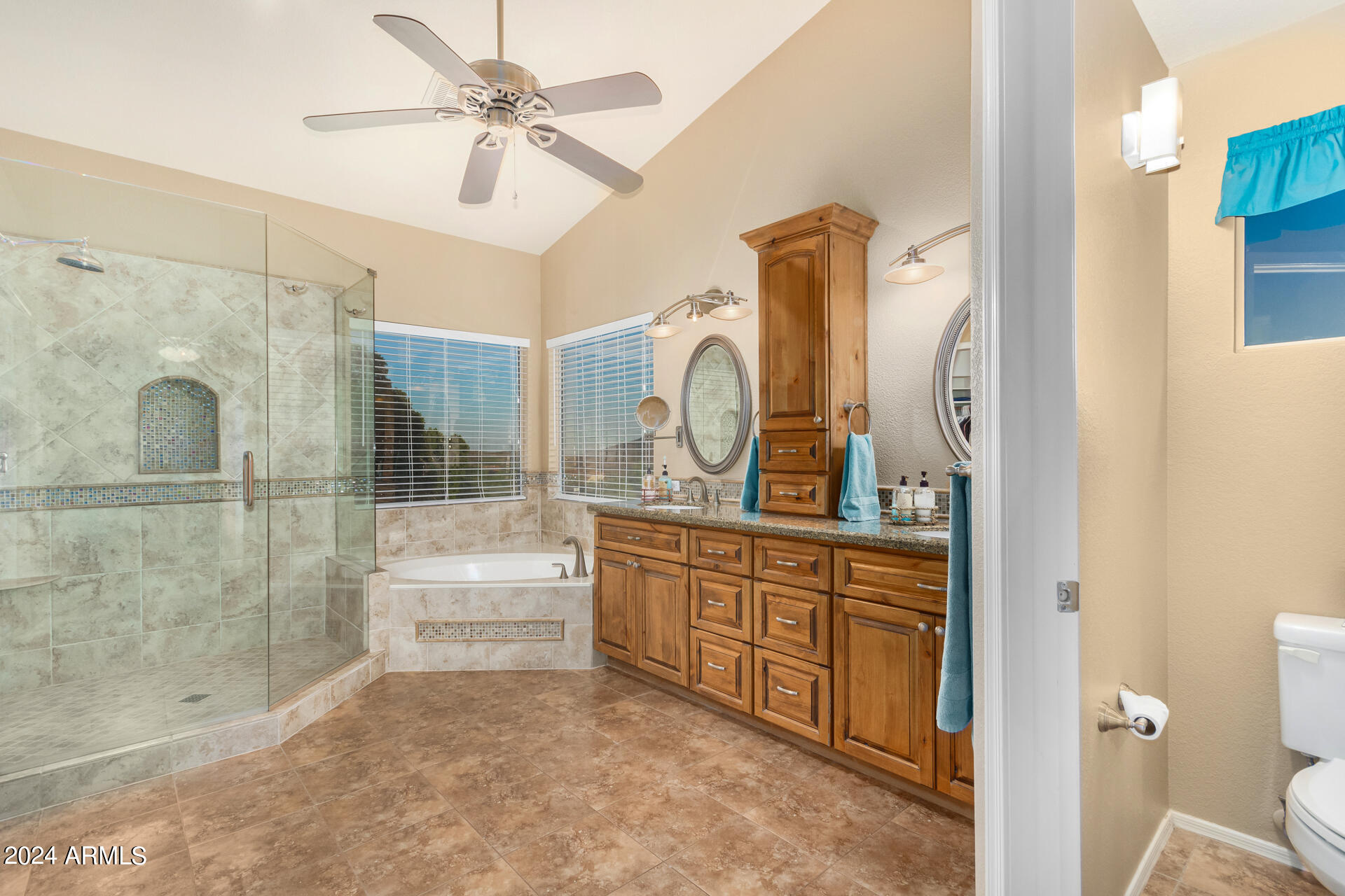 907 E BROOKWOOD Court