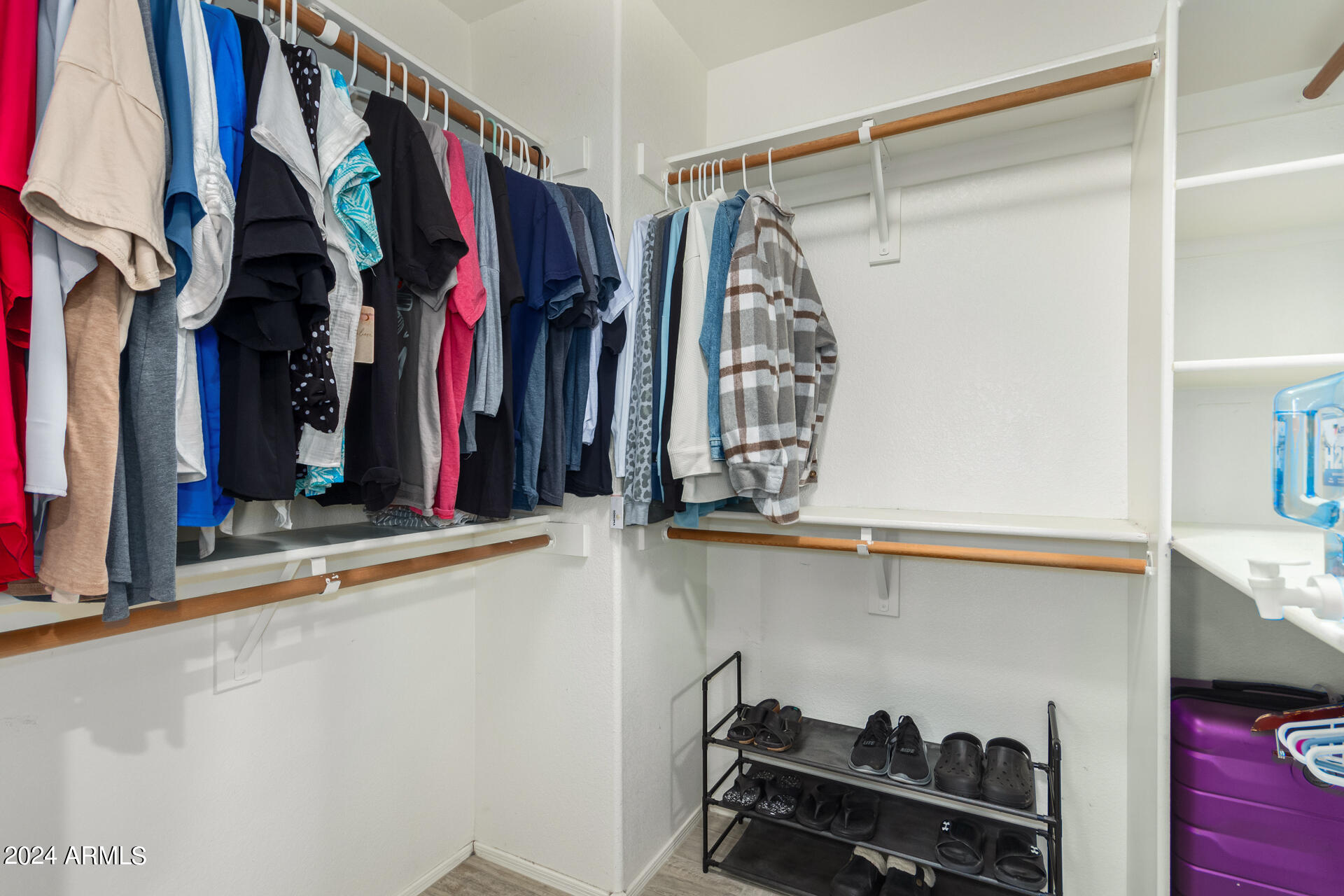 907 E BROOKWOOD Court