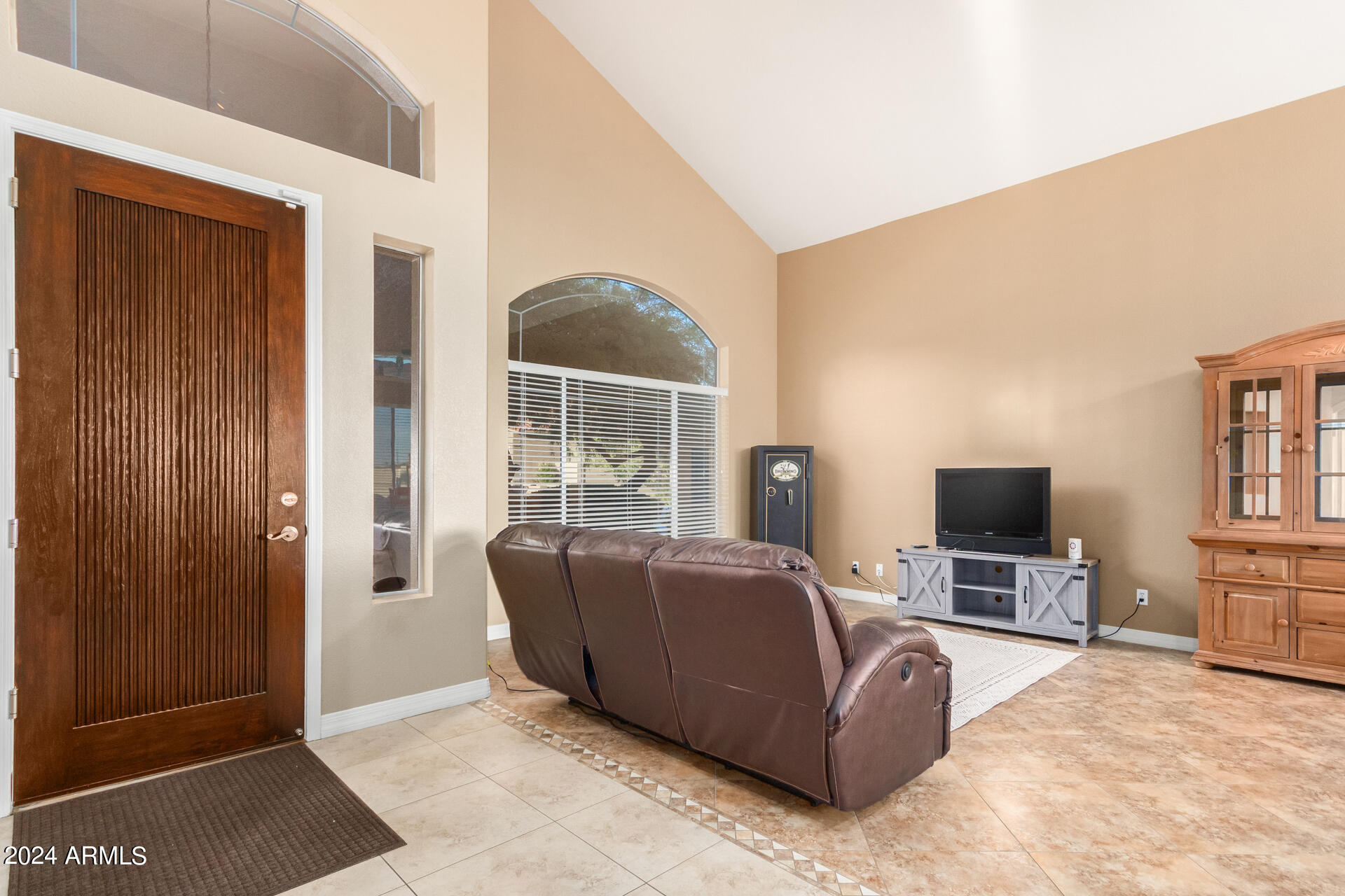 907 E BROOKWOOD Court