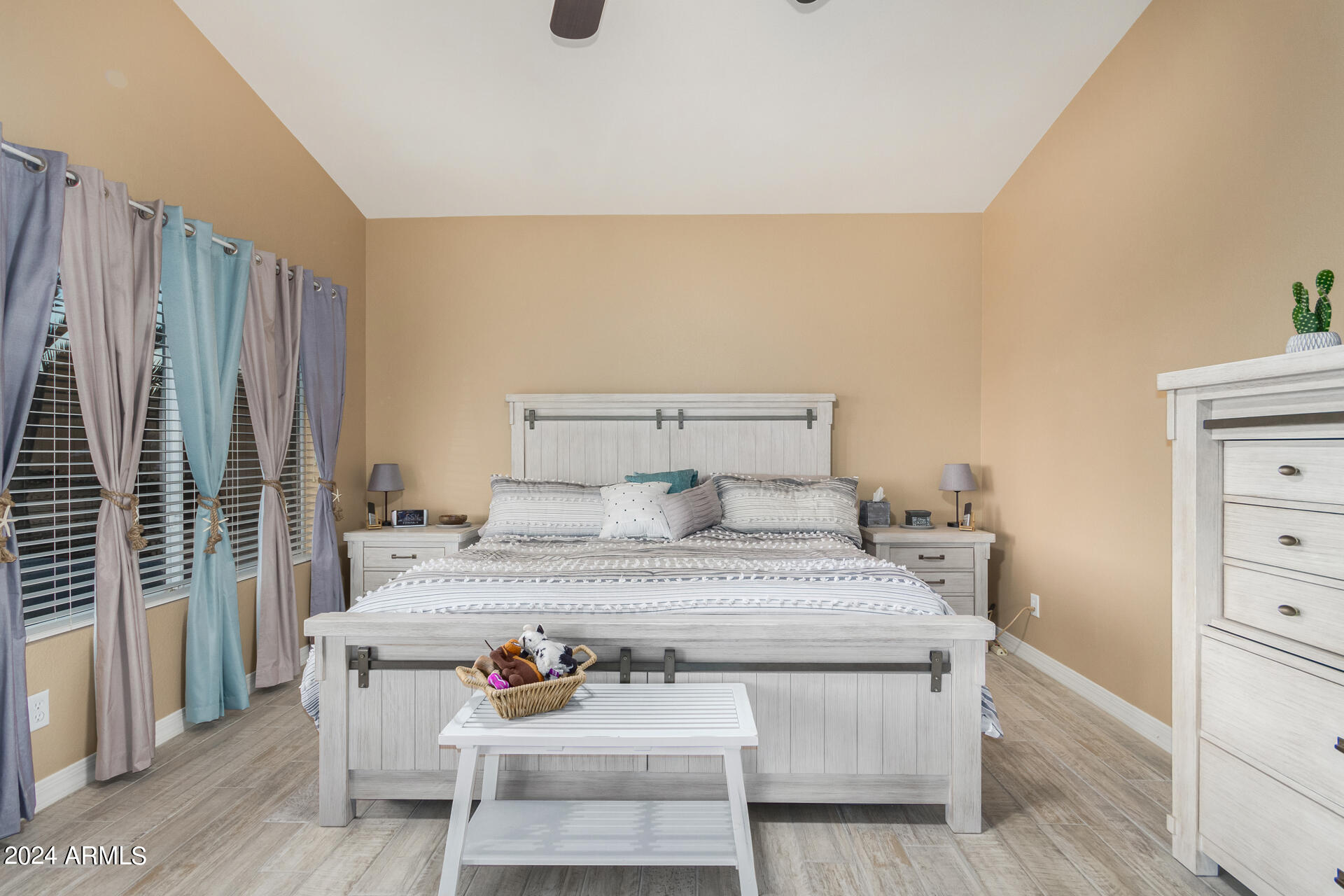 907 E BROOKWOOD Court