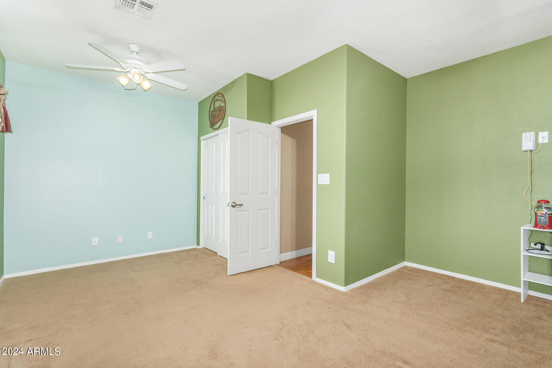 907 E BROOKWOOD Court