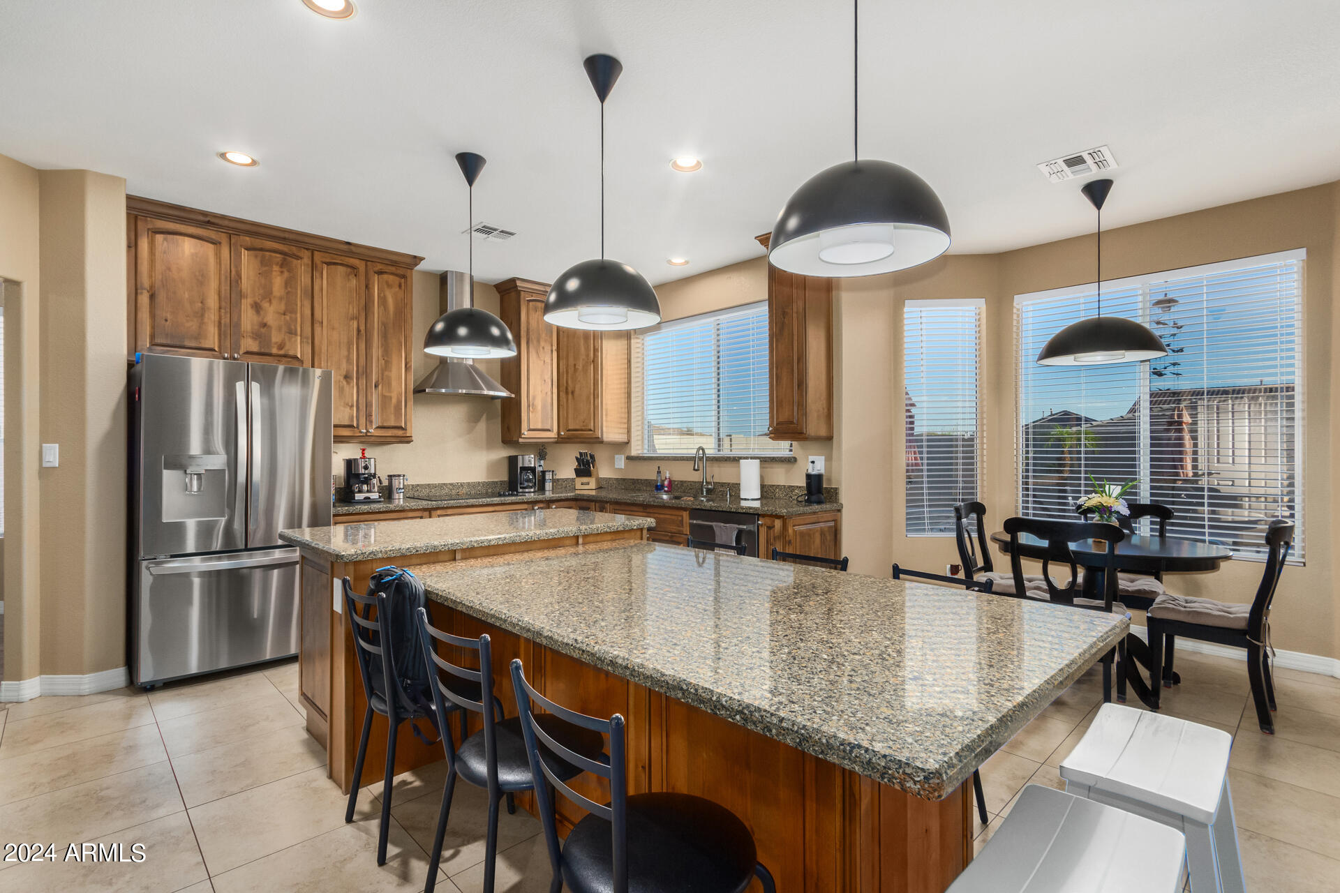 907 E BROOKWOOD Court