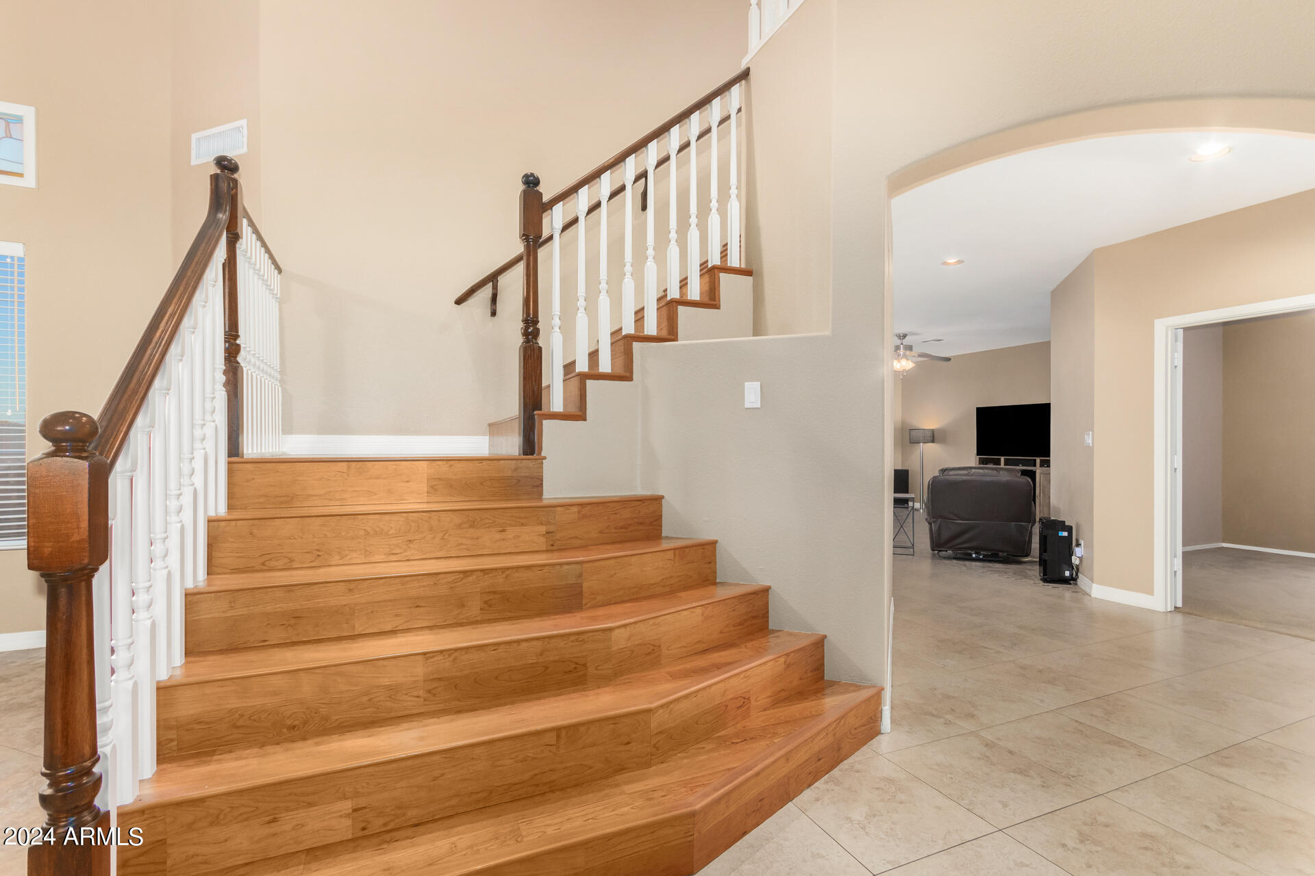 907 E BROOKWOOD Court