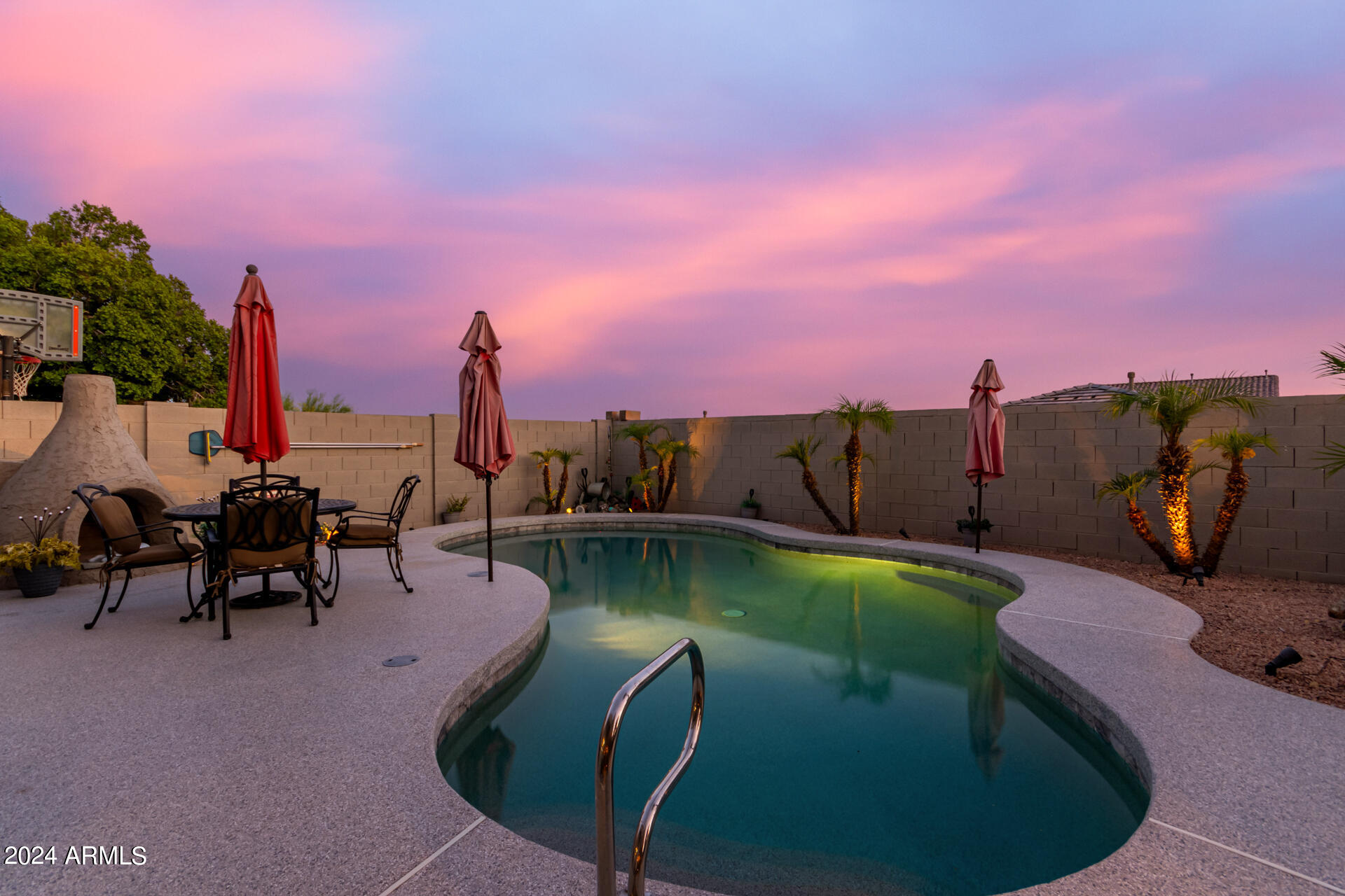 907 E BROOKWOOD Court