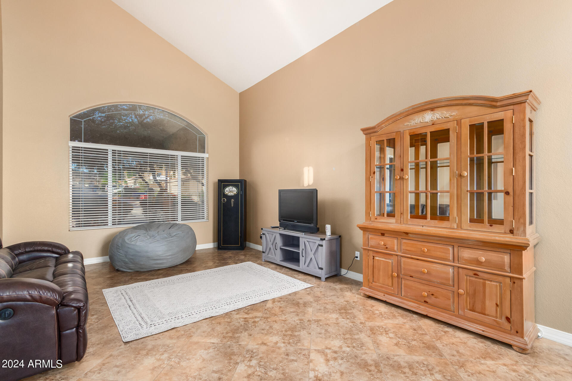 907 E BROOKWOOD Court