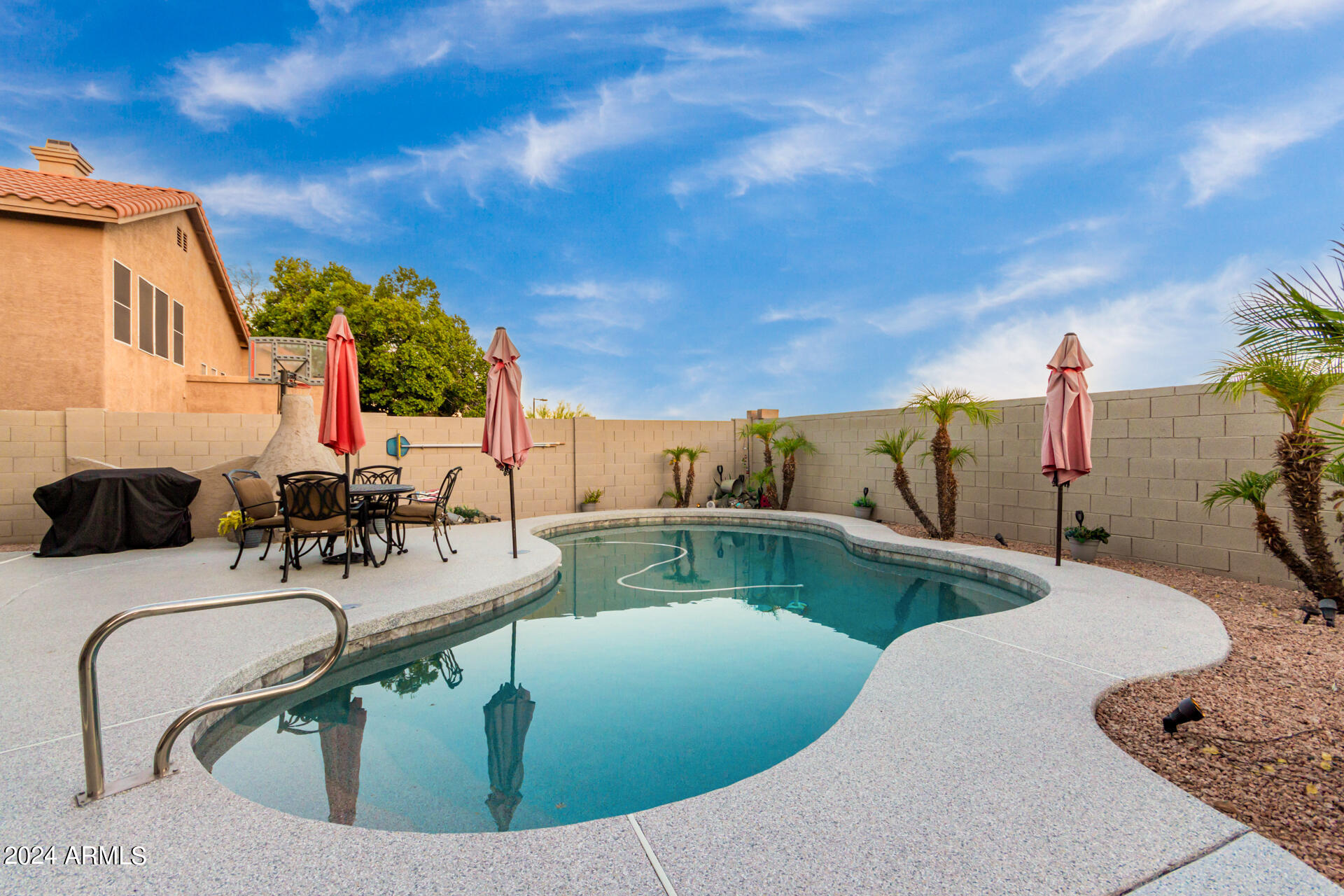 907 E BROOKWOOD Court