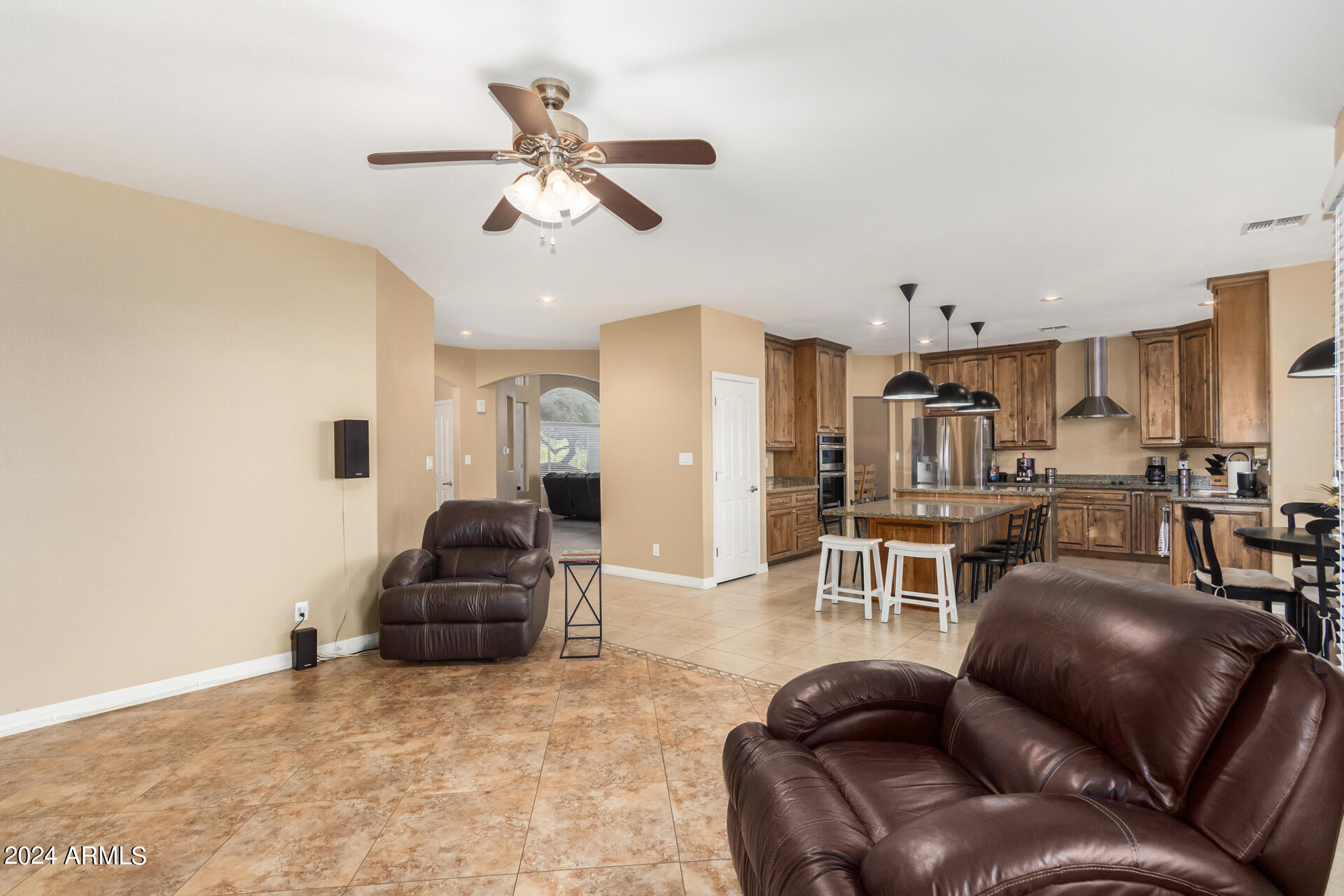 907 E BROOKWOOD Court