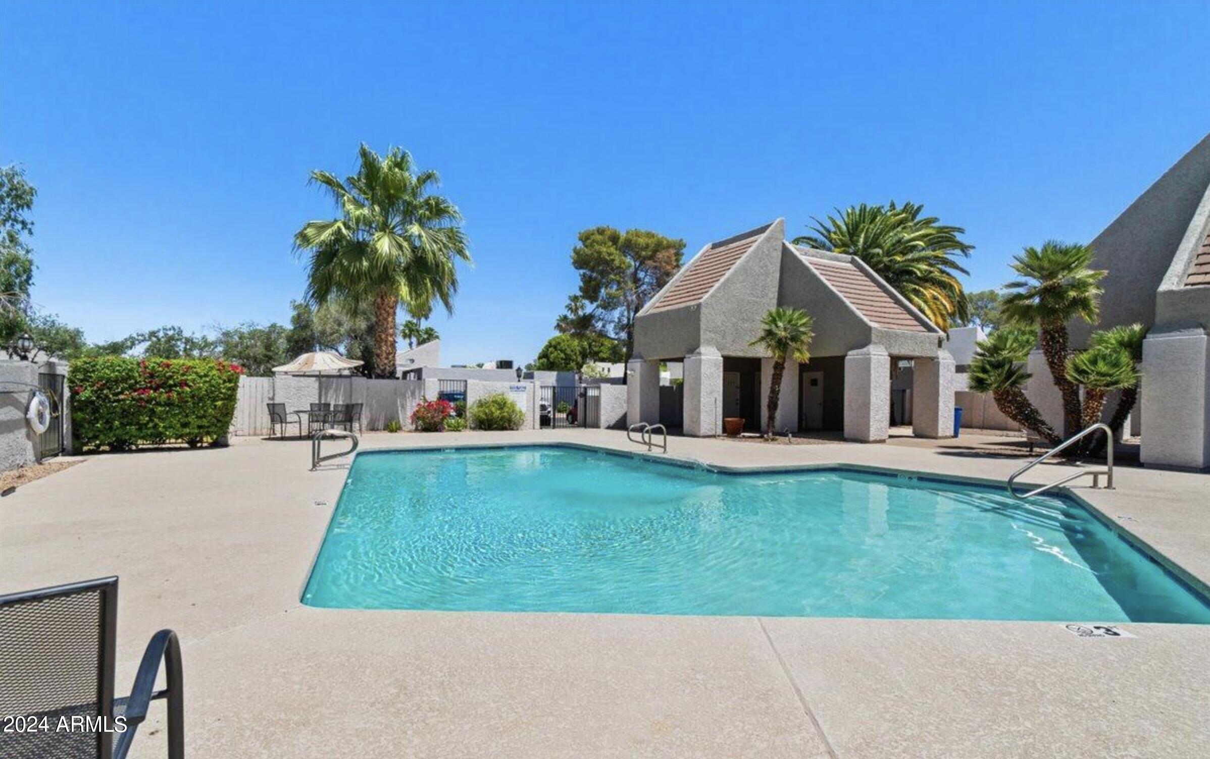 347 E EMBASSY Street