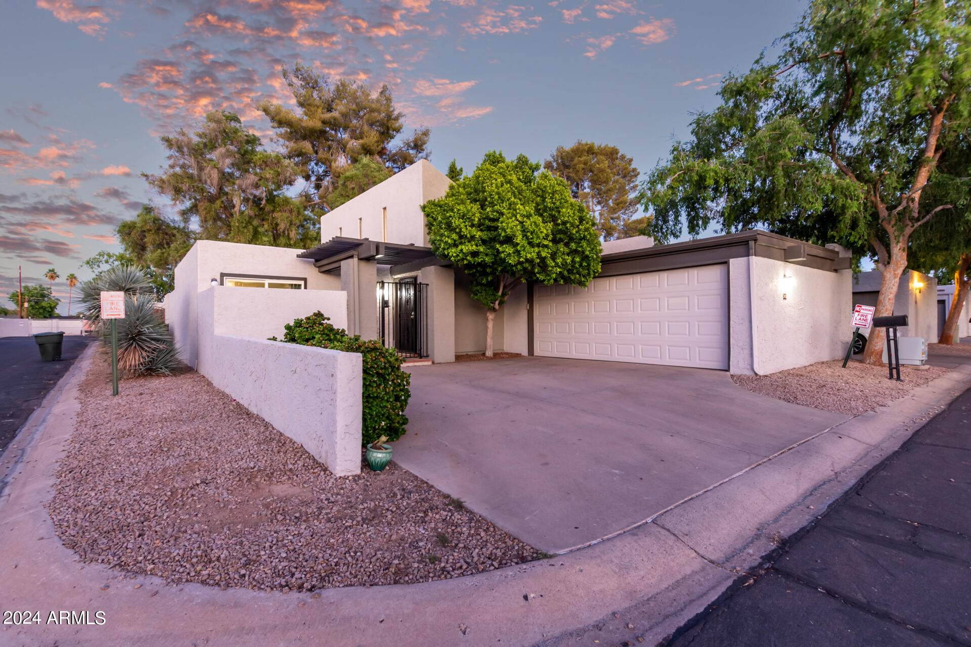 347 E EMBASSY Street