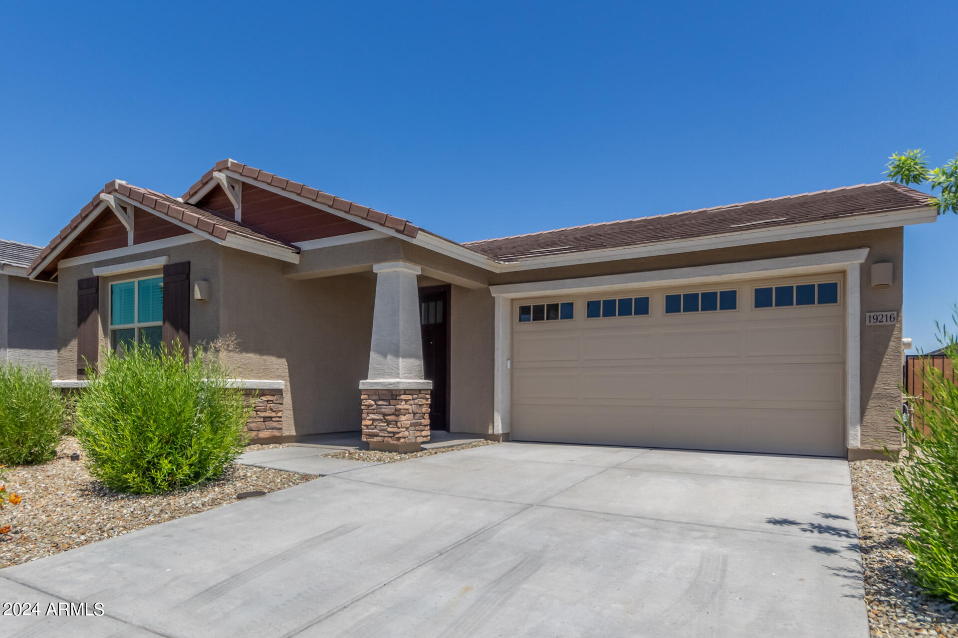 19216 W HAZELWOOD Street