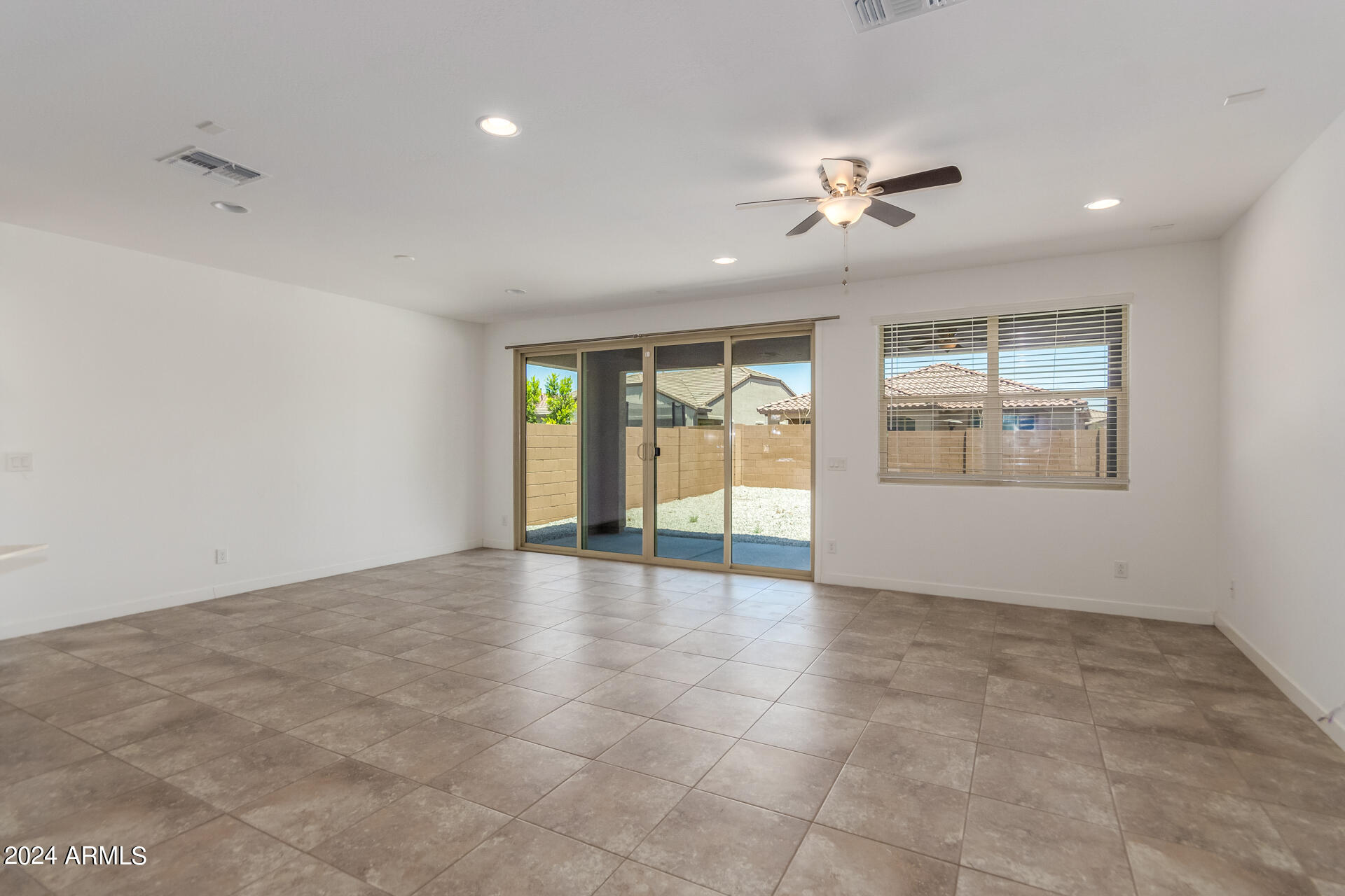 19216 W HAZELWOOD Street