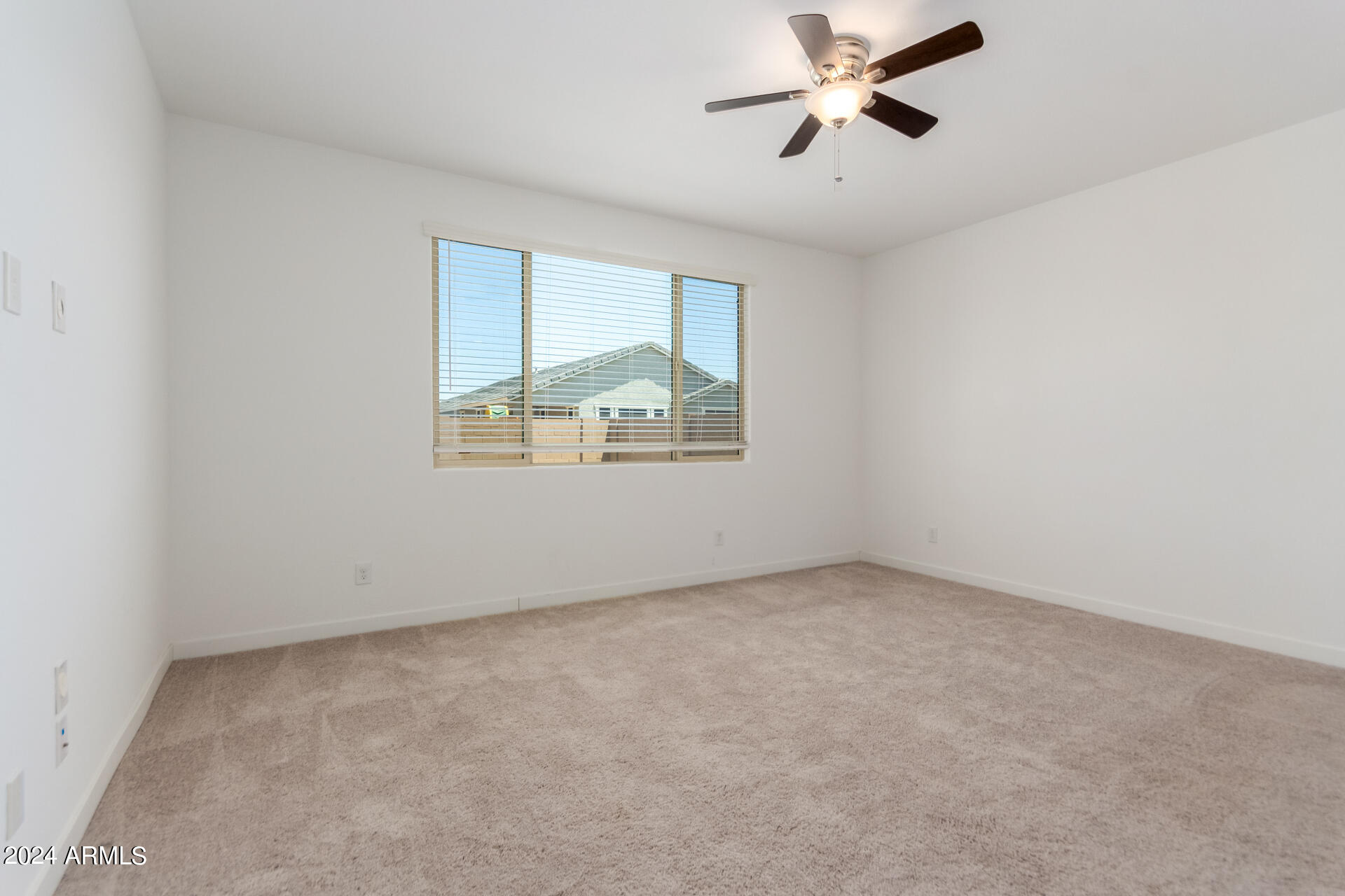 19216 W HAZELWOOD Street