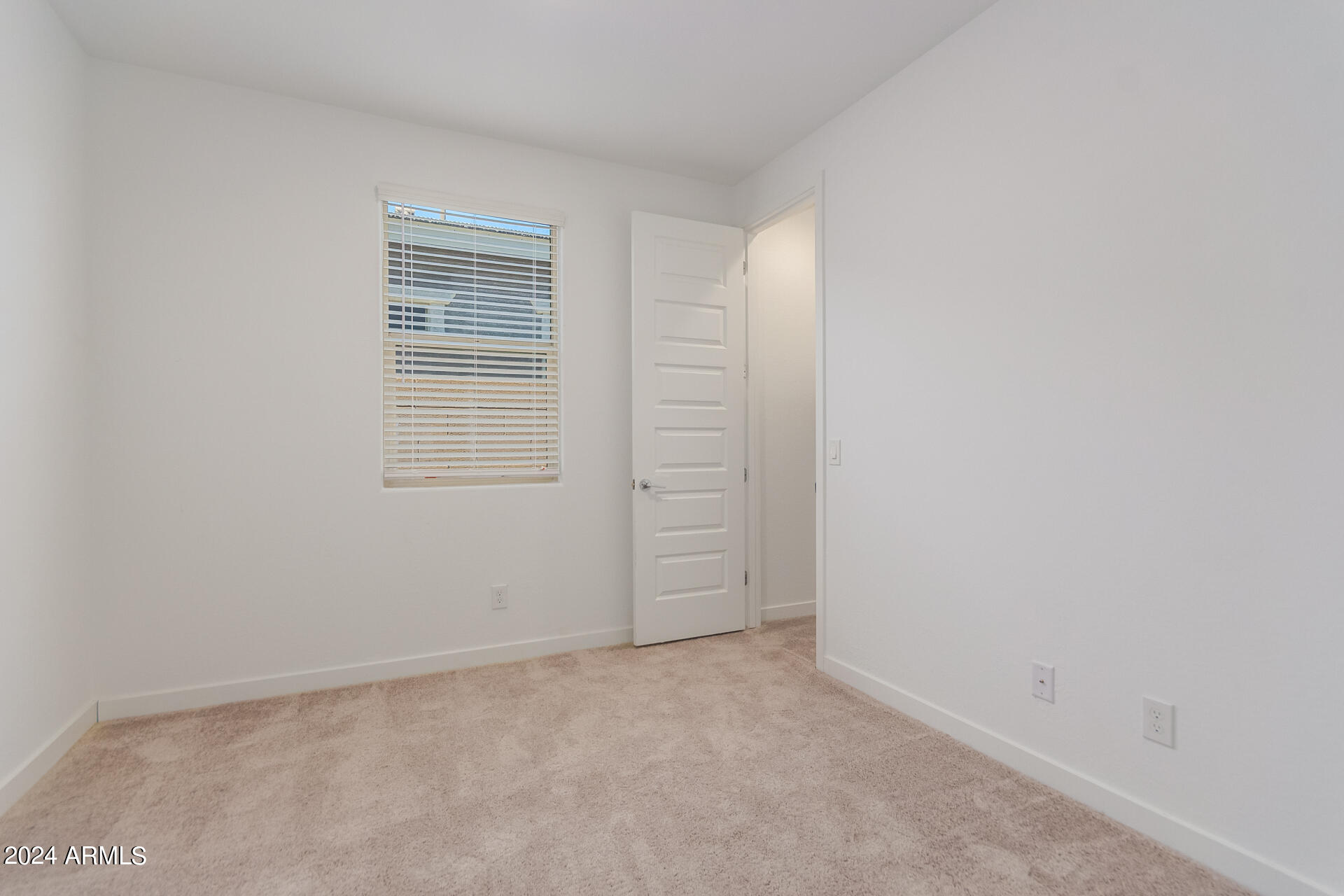 19216 W HAZELWOOD Street