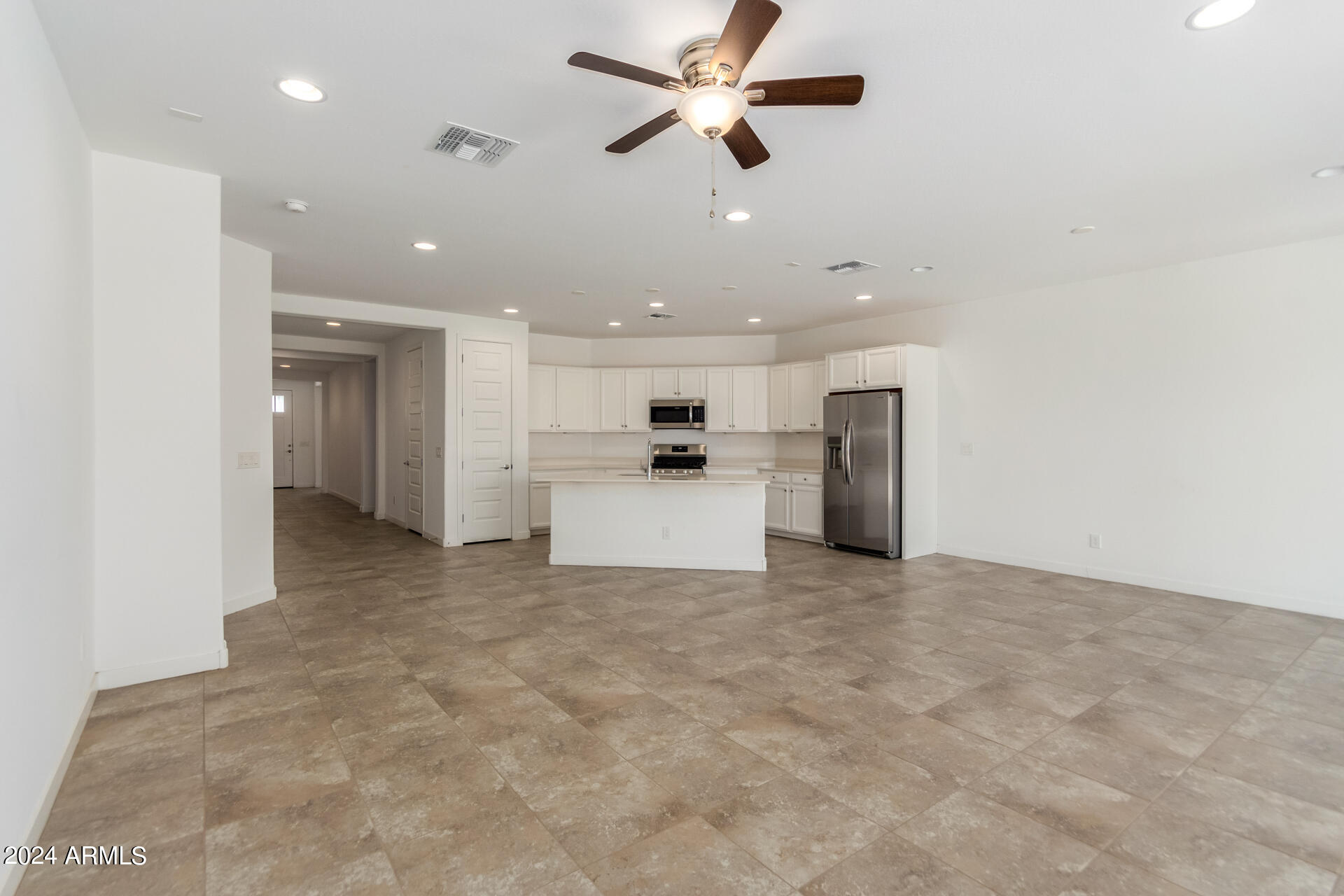 19216 W HAZELWOOD Street