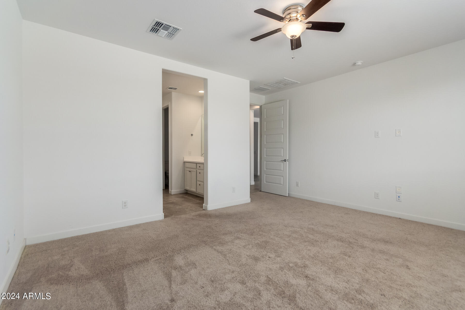 19216 W HAZELWOOD Street