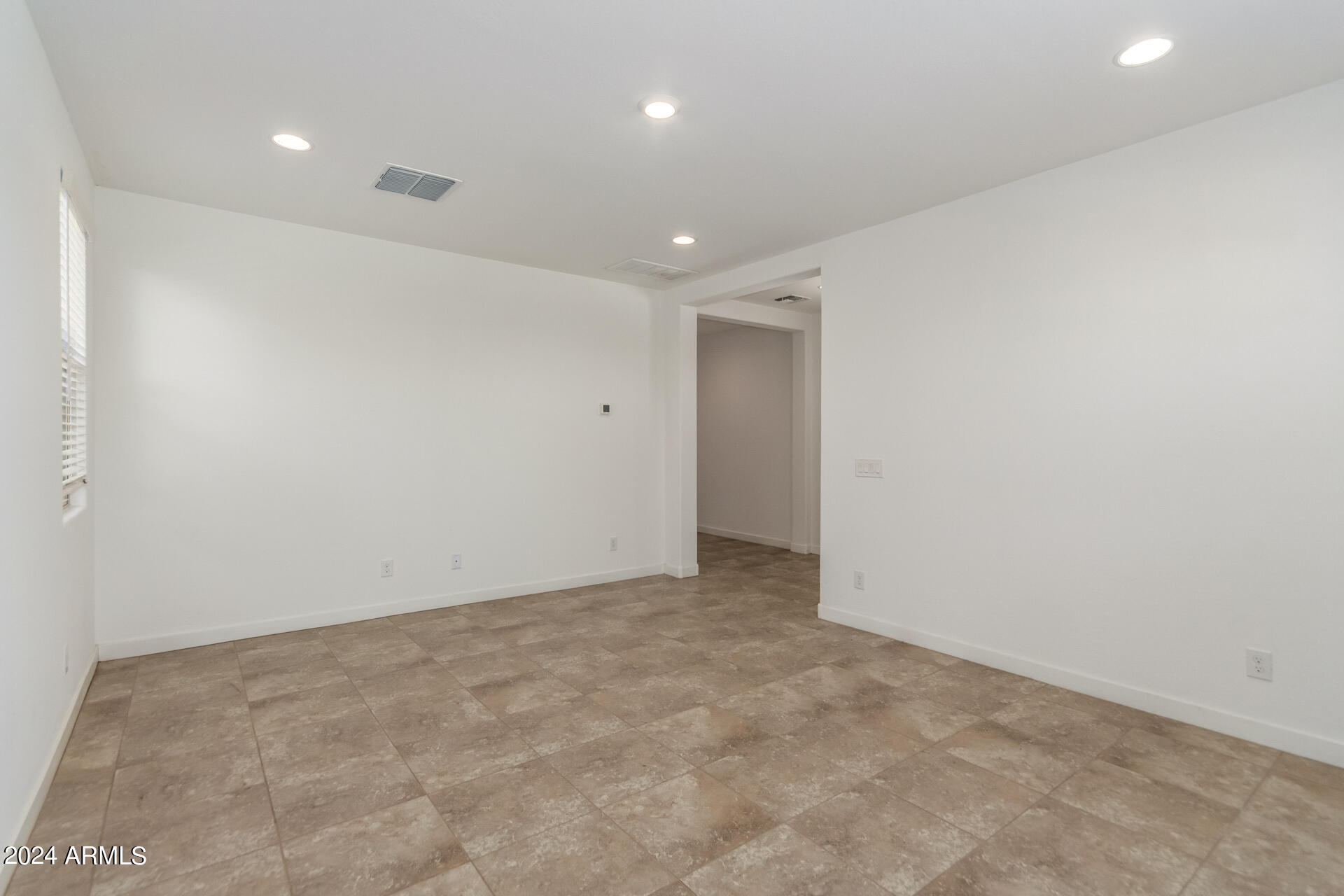 19216 W HAZELWOOD Street