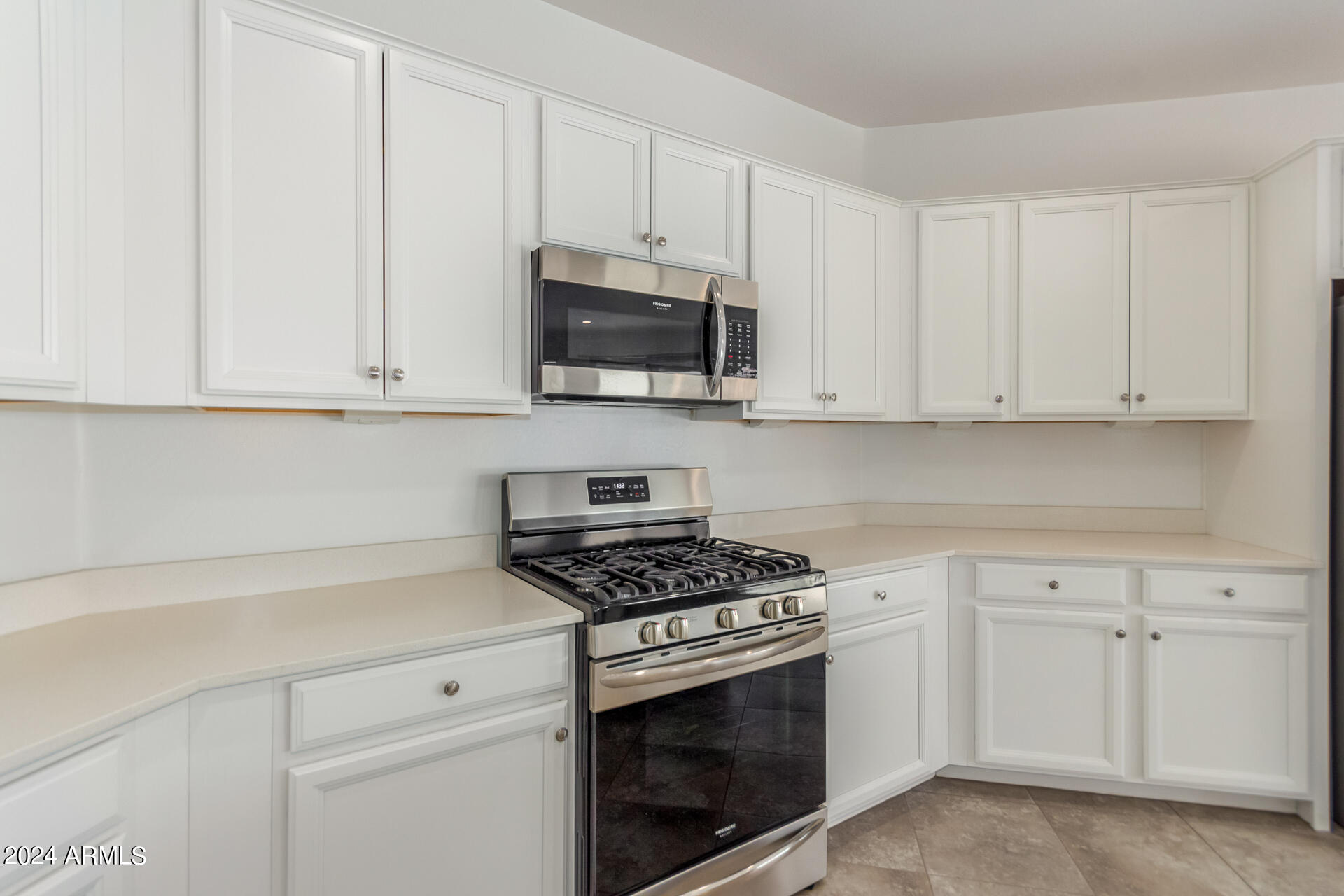 19216 W HAZELWOOD Street