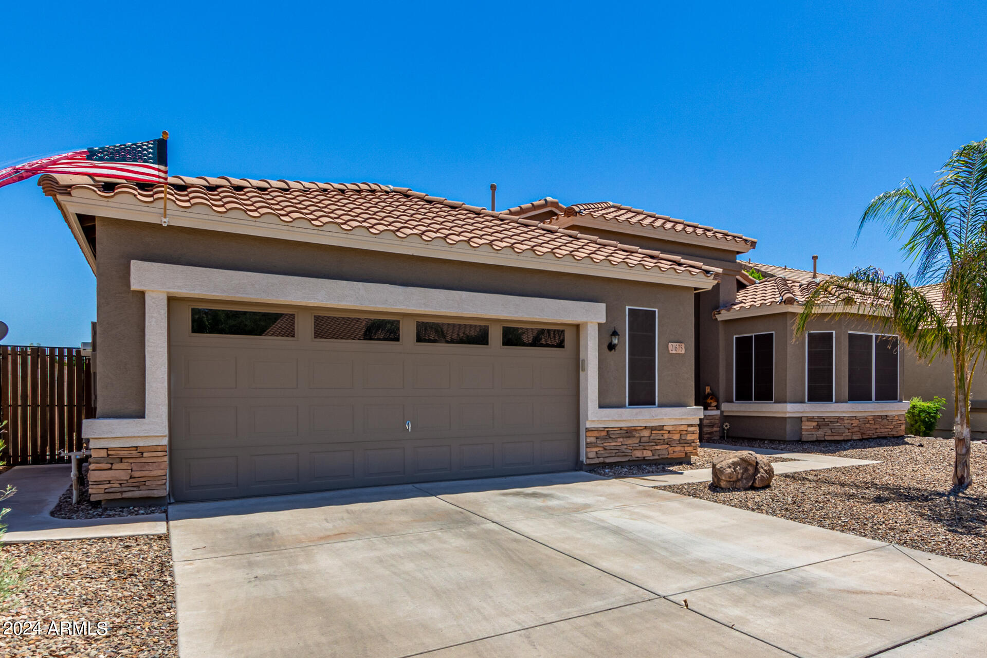 21675 E CAMINA PLATA --