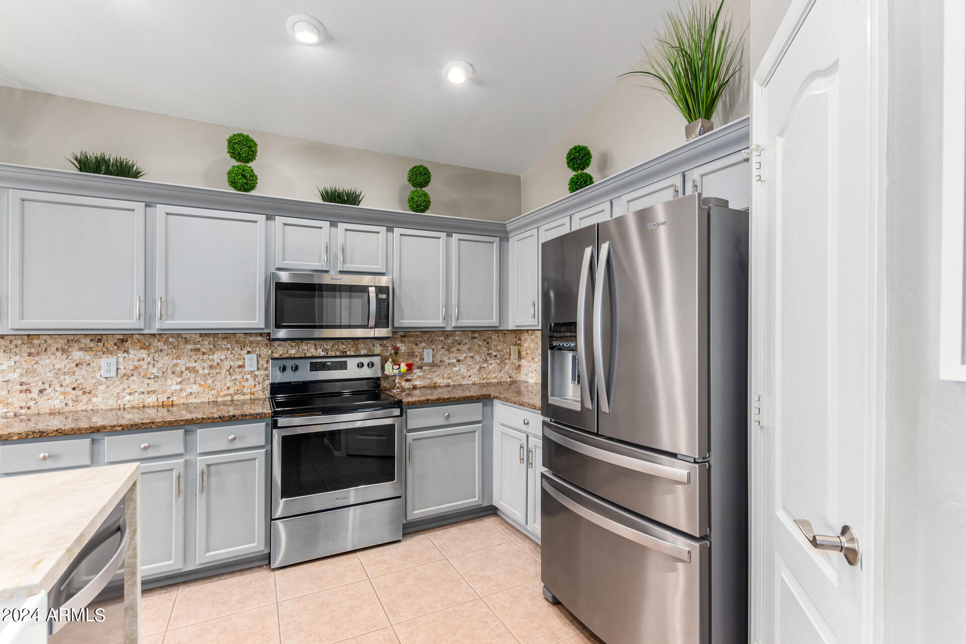 21675 E CAMINA PLATA --