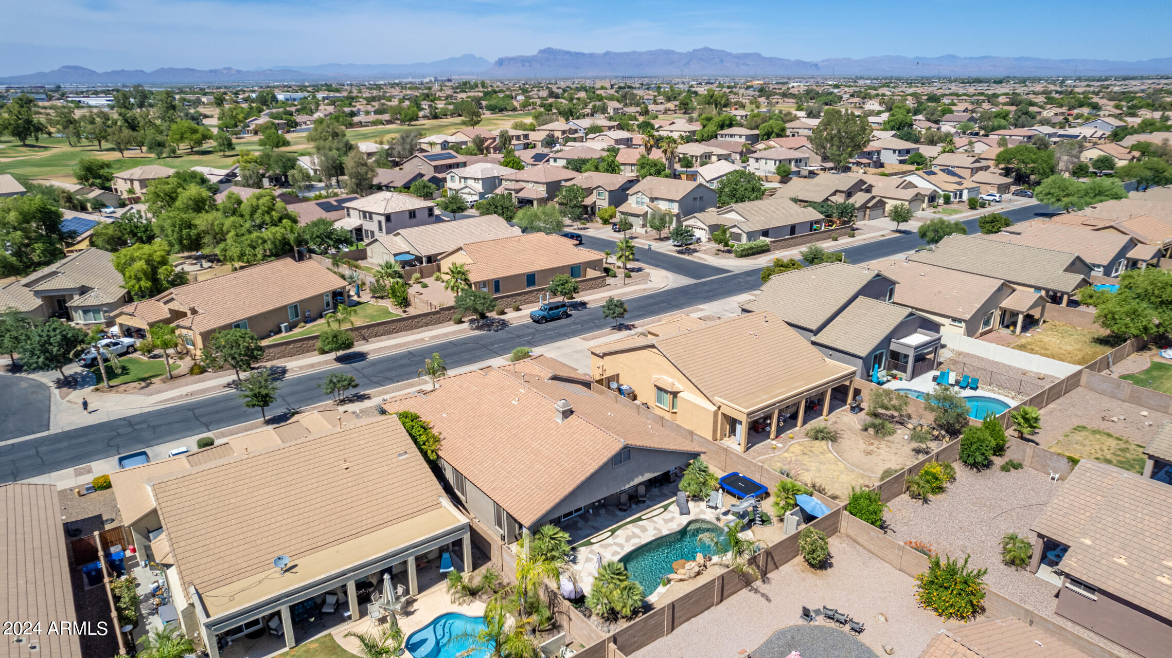 21675 E CAMINA PLATA --