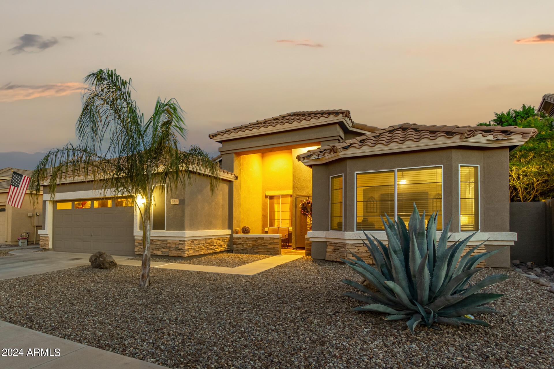21675 E CAMINA PLATA --