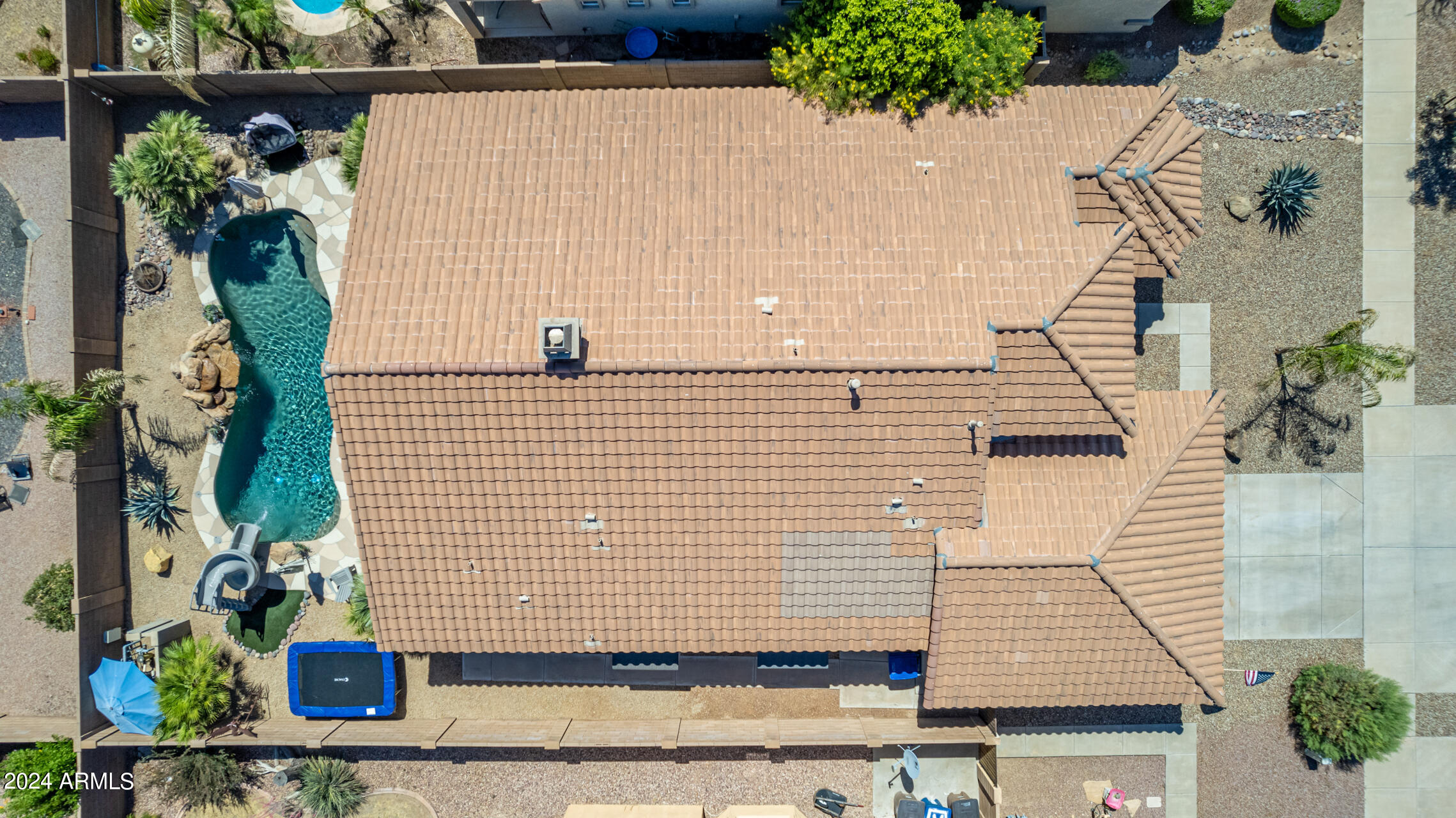 21675 E CAMINA PLATA --