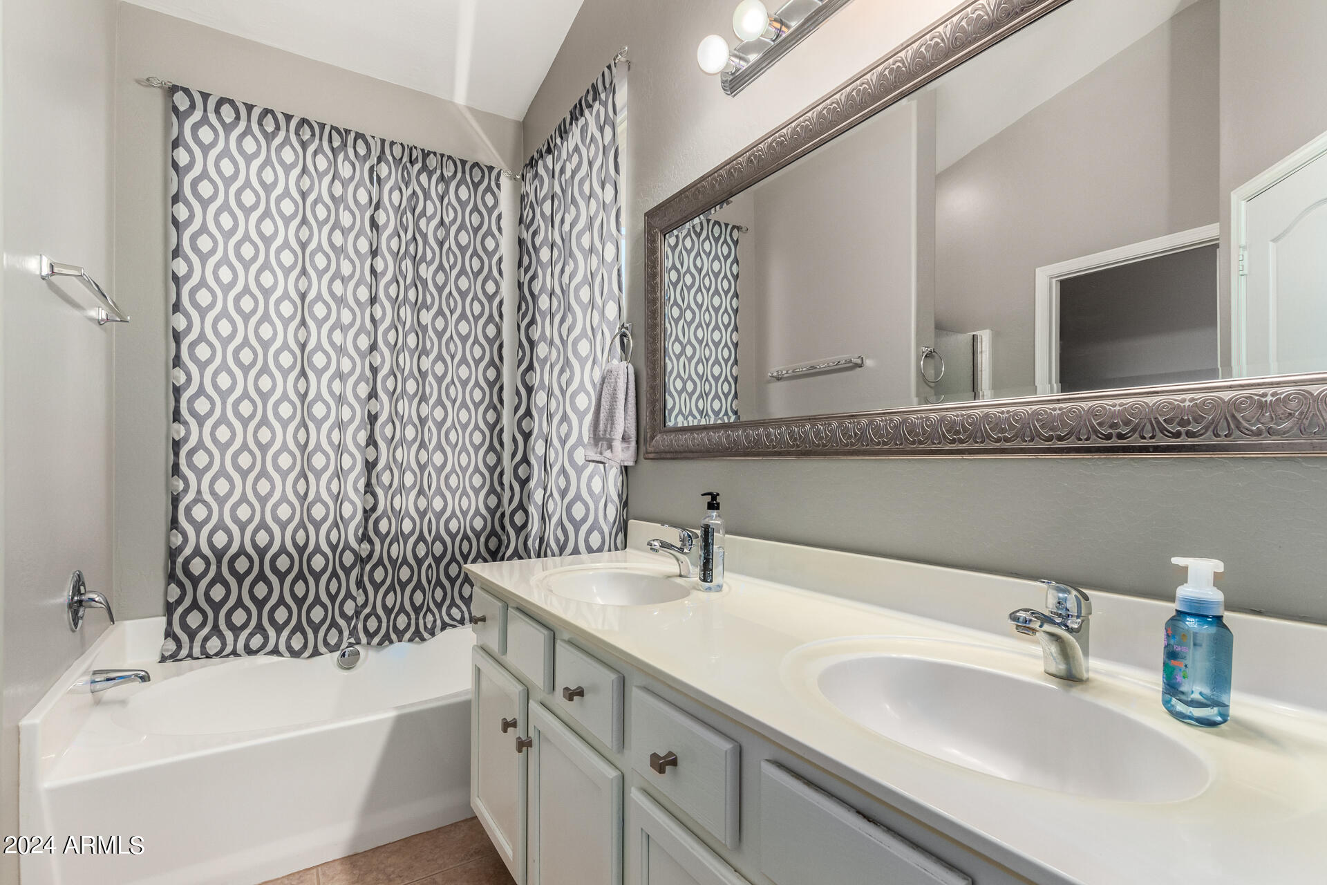 21675 E CAMINA PLATA --