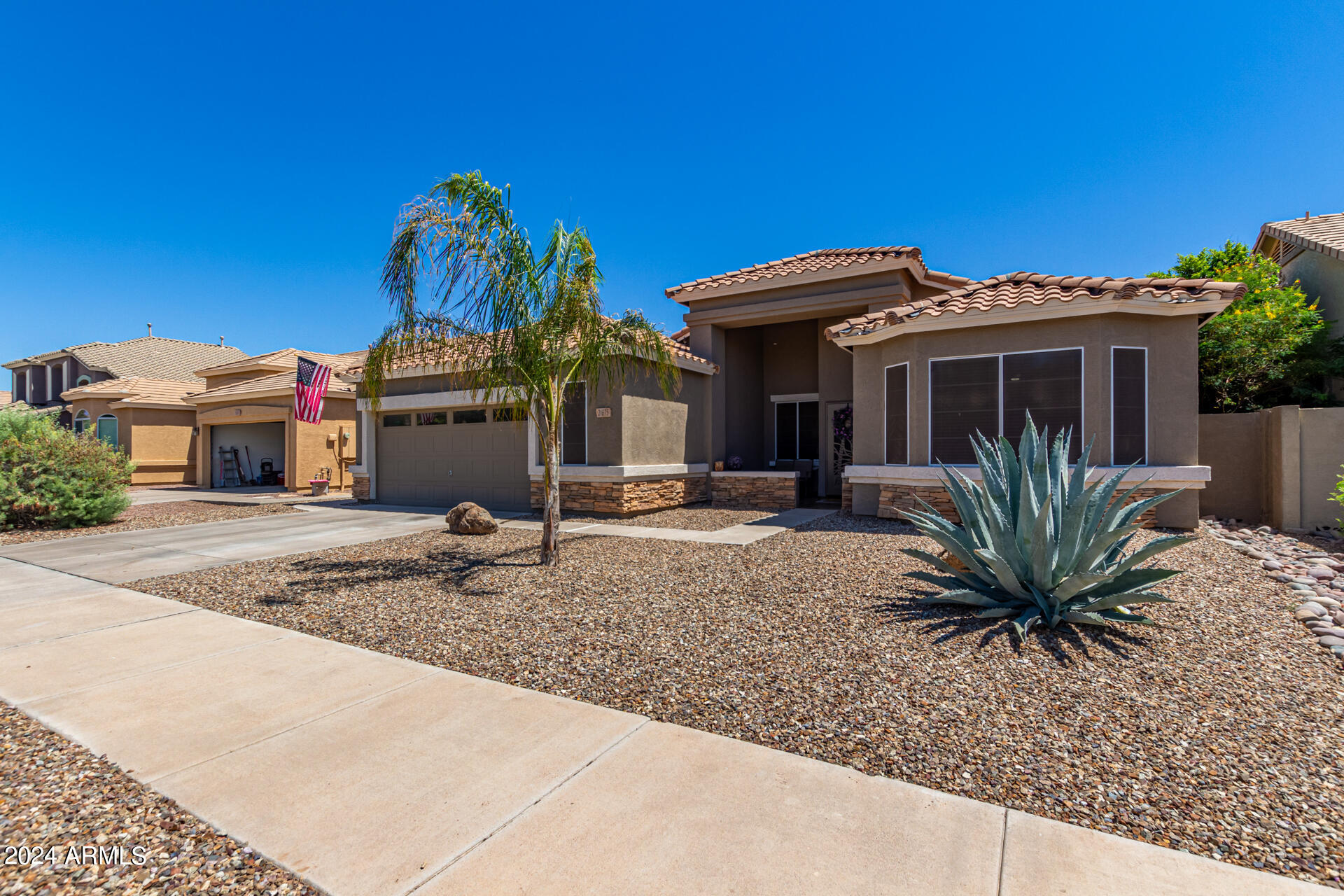 21675 E CAMINA PLATA --