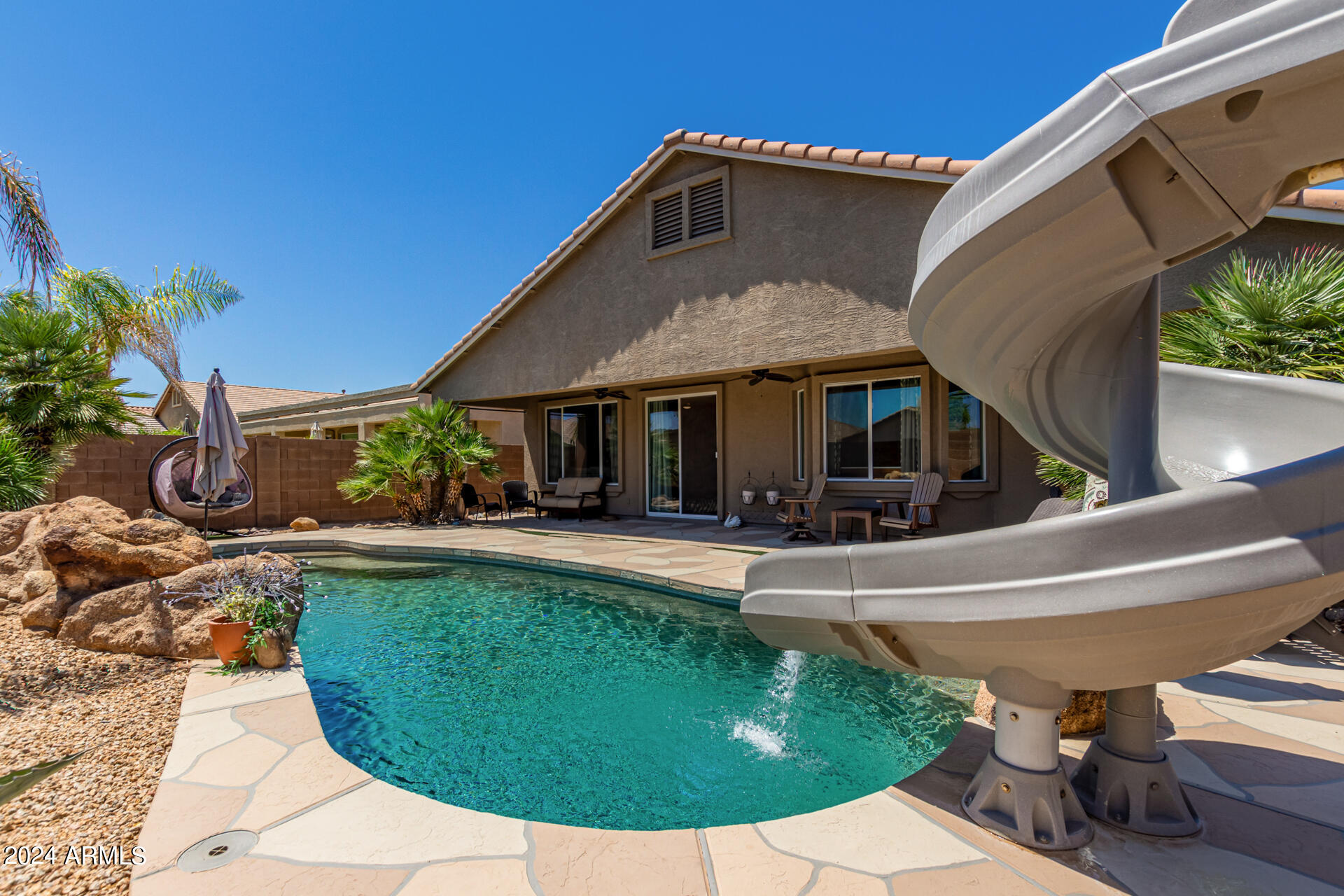 21675 E CAMINA PLATA --