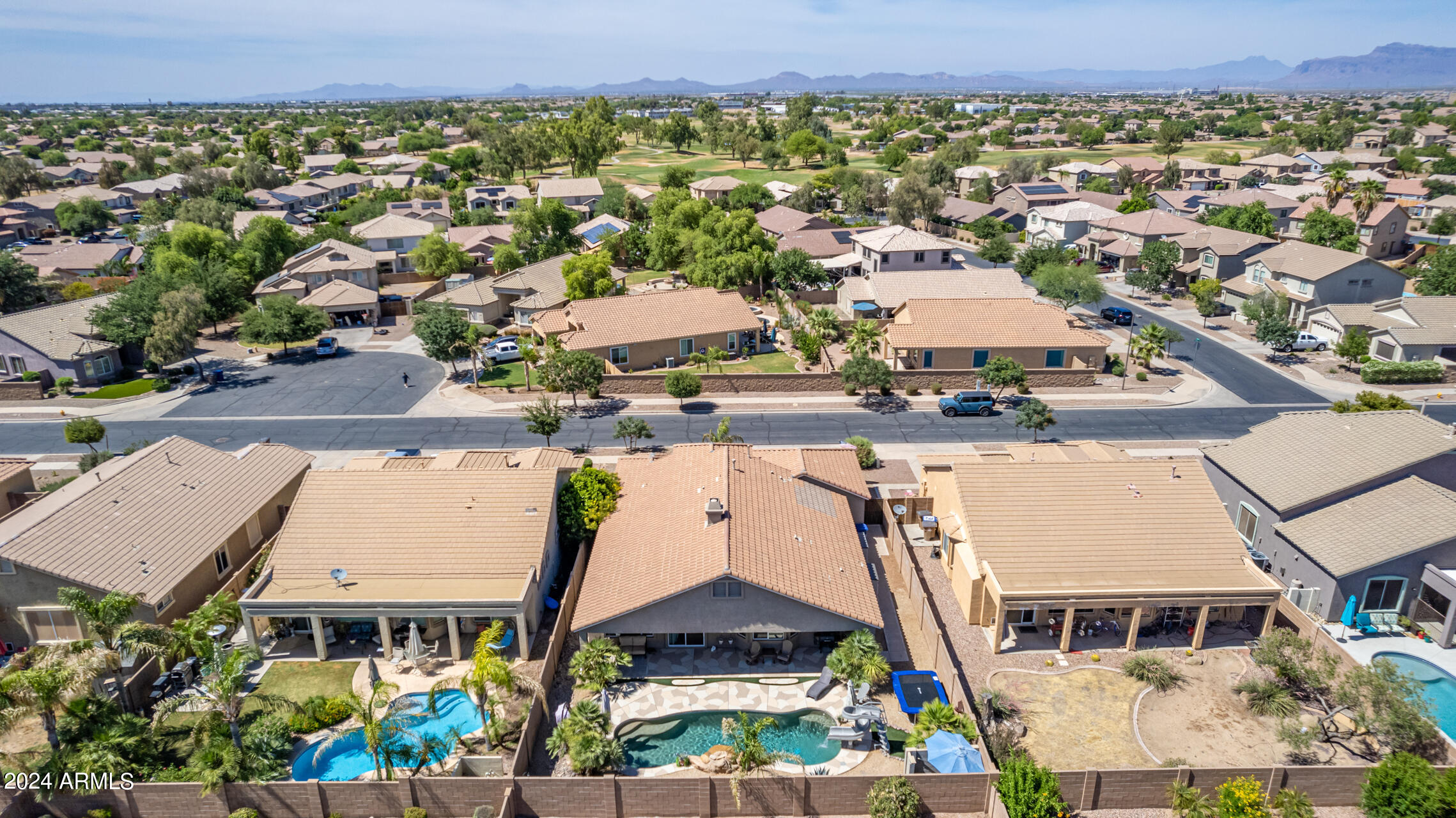 21675 E CAMINA PLATA --