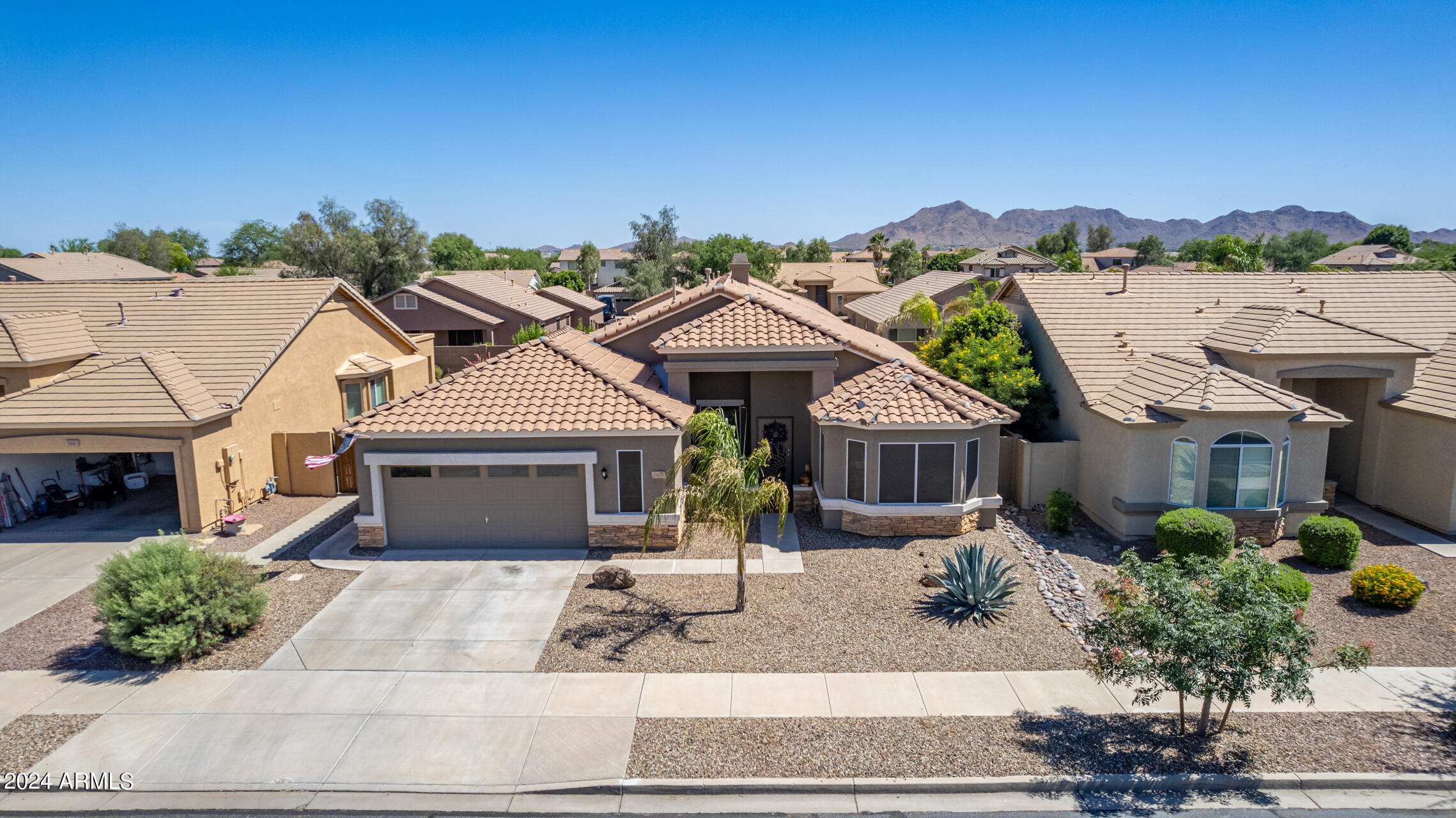 21675 E CAMINA PLATA --