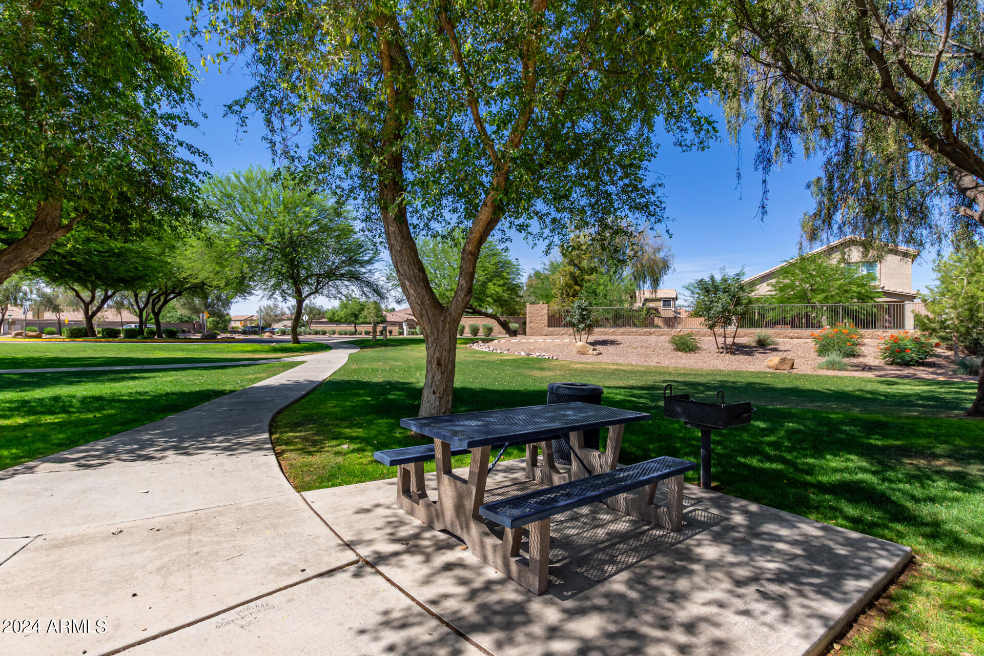 21675 E CAMINA PLATA --