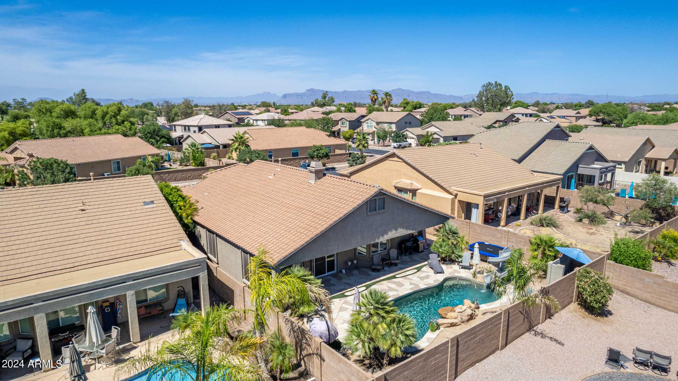 21675 E CAMINA PLATA --